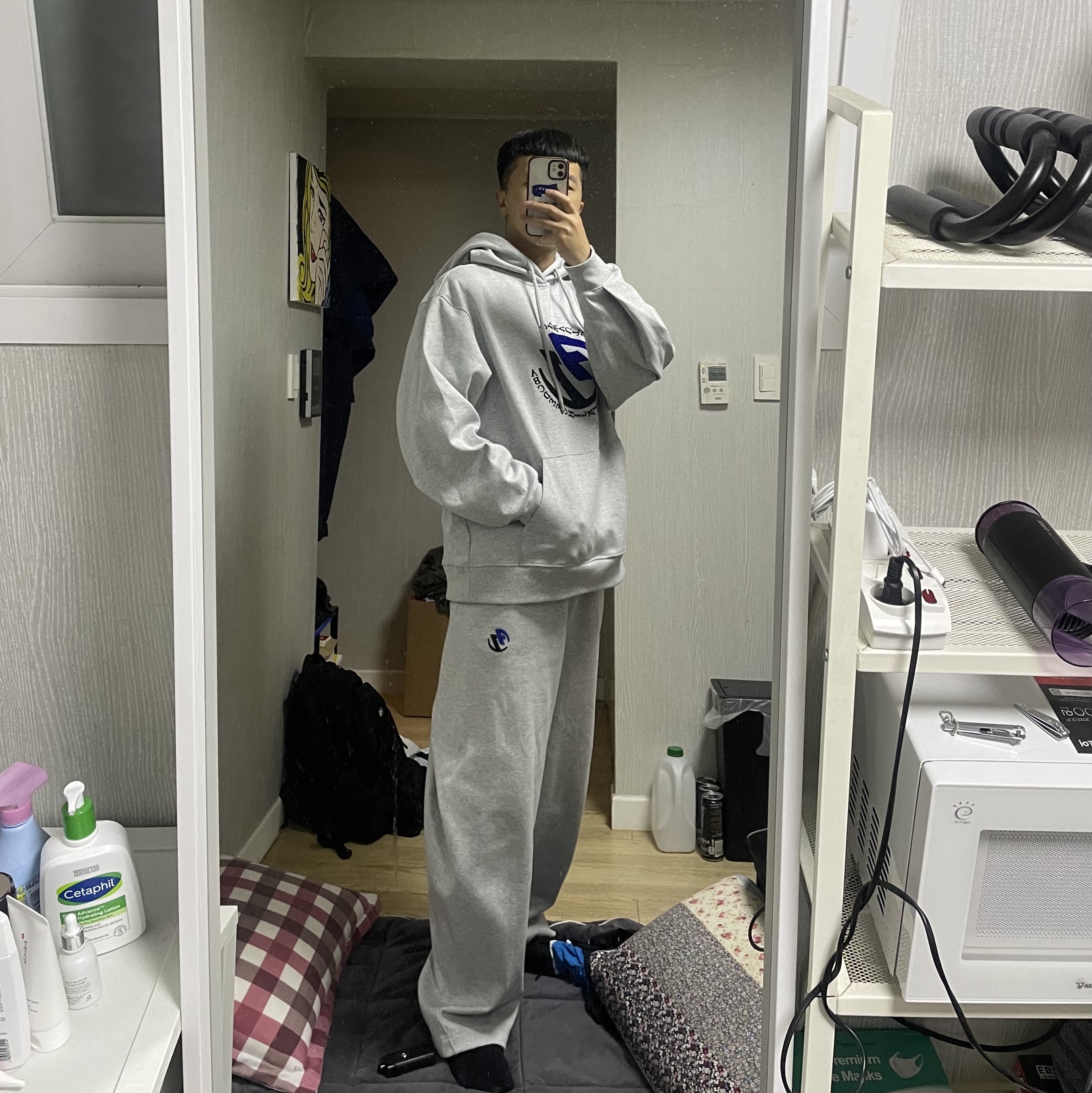Zara x Ader Error Jogger Pants Grey, Zara x Ader Error Embroidery Hooded Sweatshirt Grey 착용 스타일
