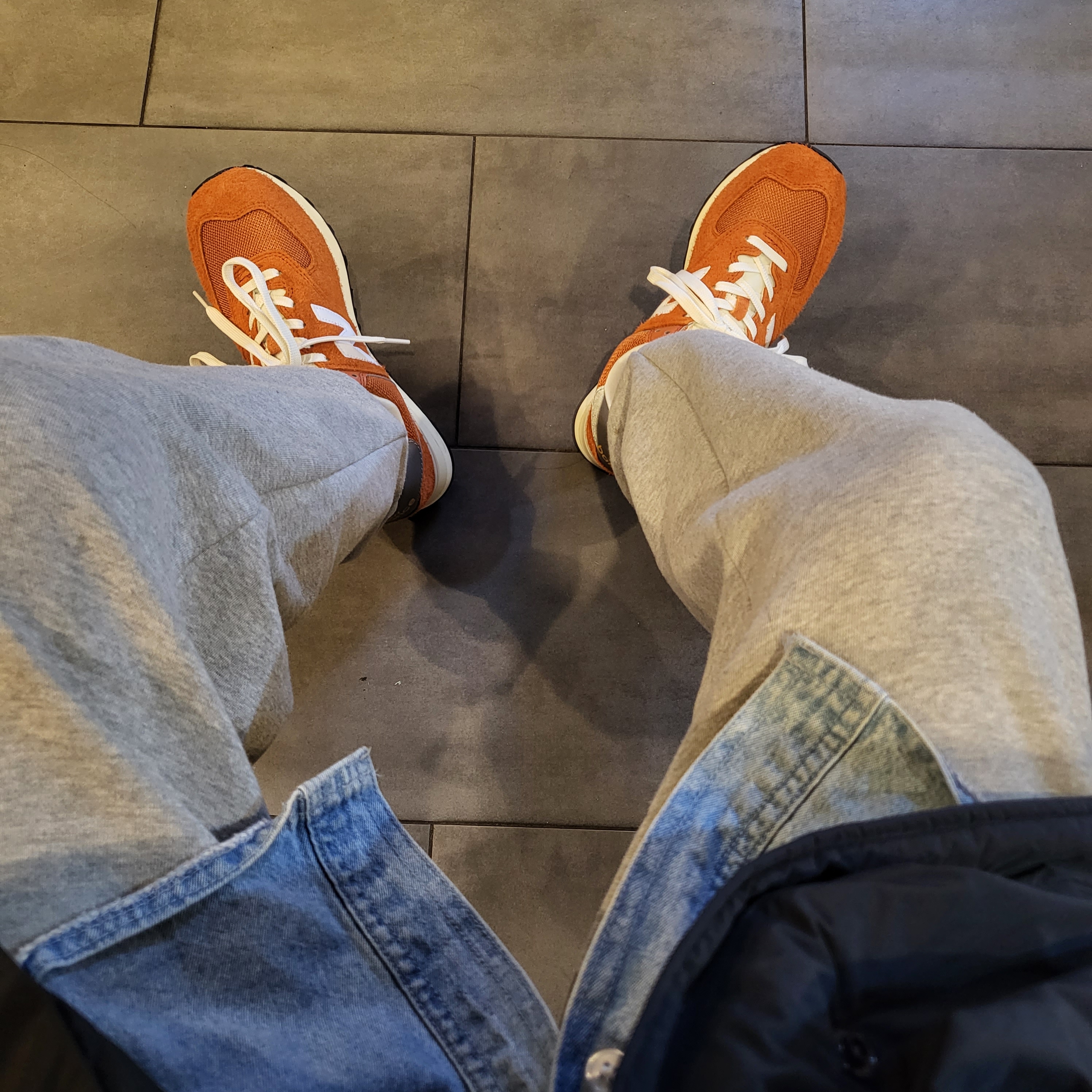 New Balance 574 Heritage Orange Burst White 착용 스타일