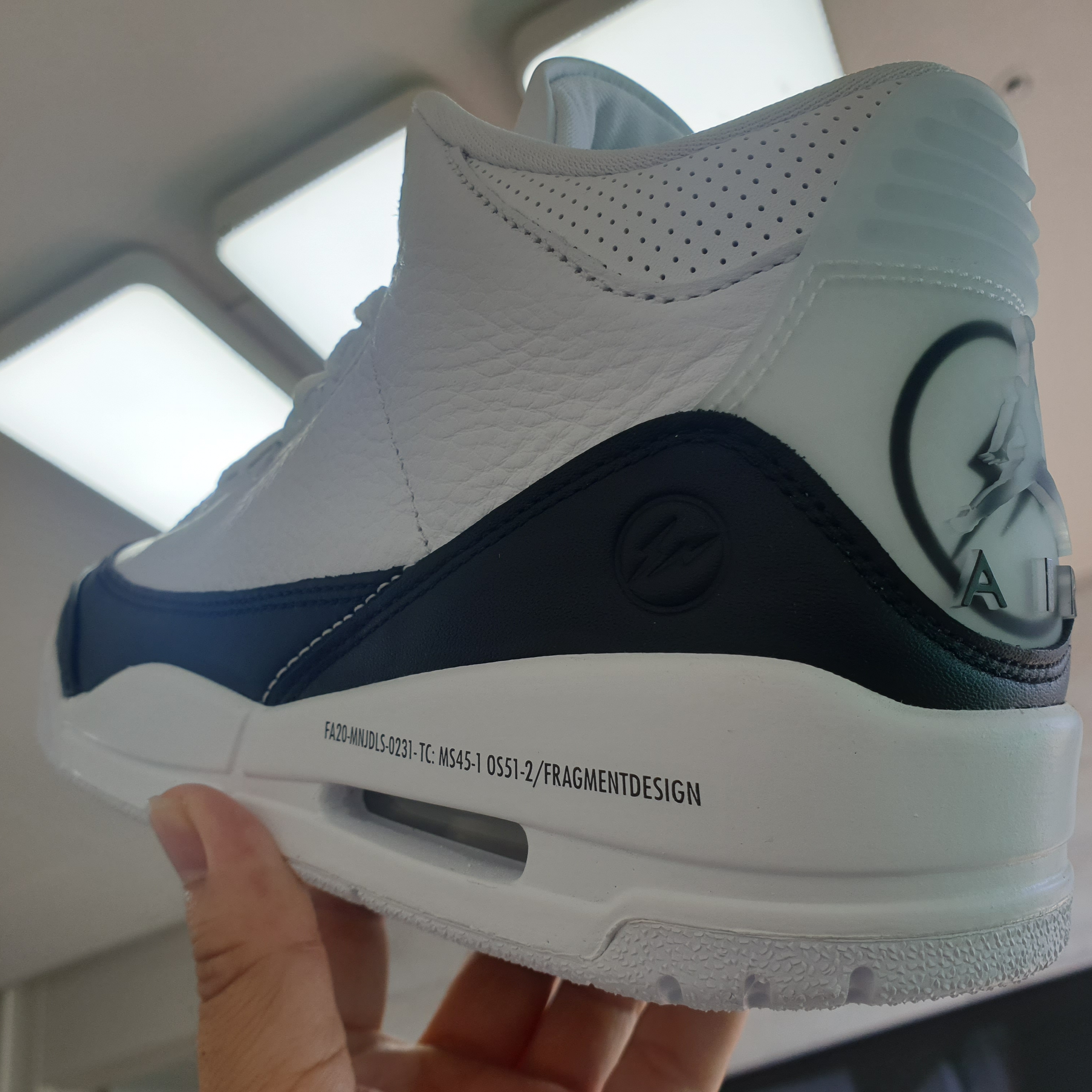 Jordan 3 x Fragment Retro SP White Black 착용 스타일 - 1