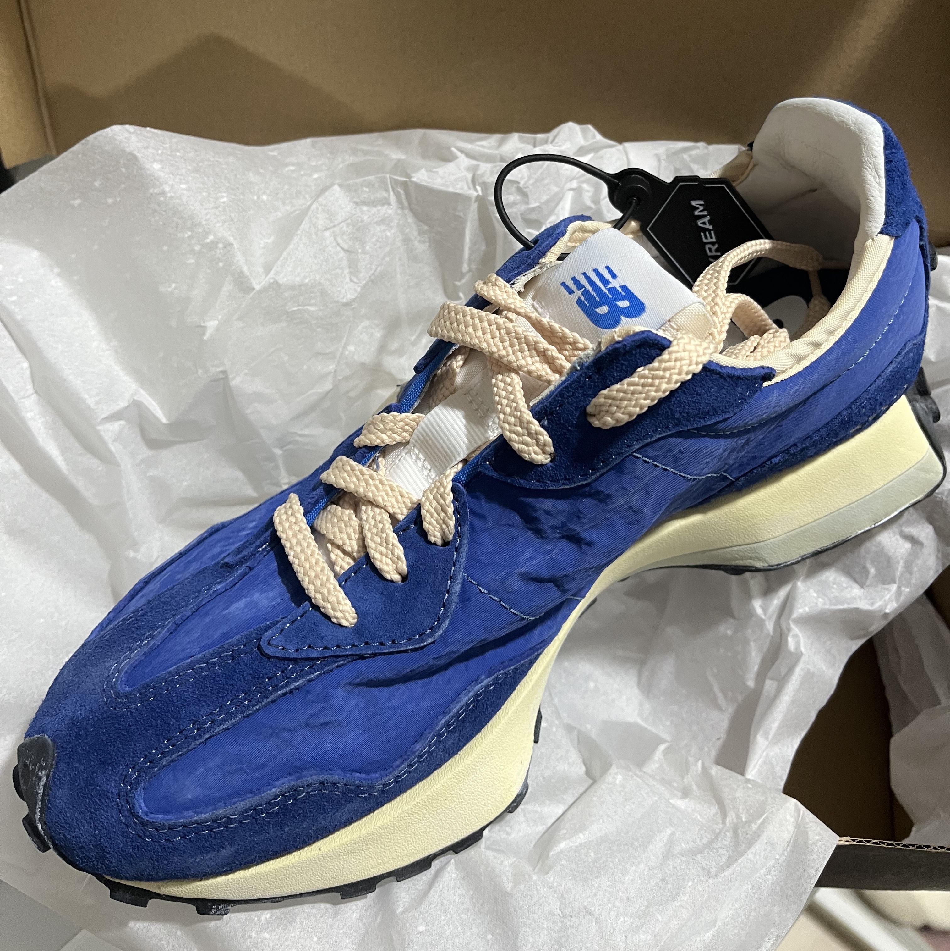 New Balance 327 Vintage Luxe Blue 착용 스타일 - 1