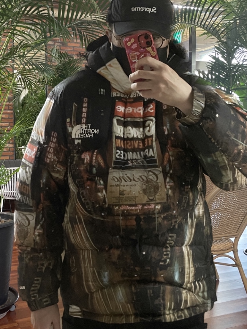 Supreme x The North Face 800-Fill Half Zip Hooded Pullover Times Square - 22FW, Supreme Packable Earflap Camp Cap Black - 22FW 착용 스타일 - 2
