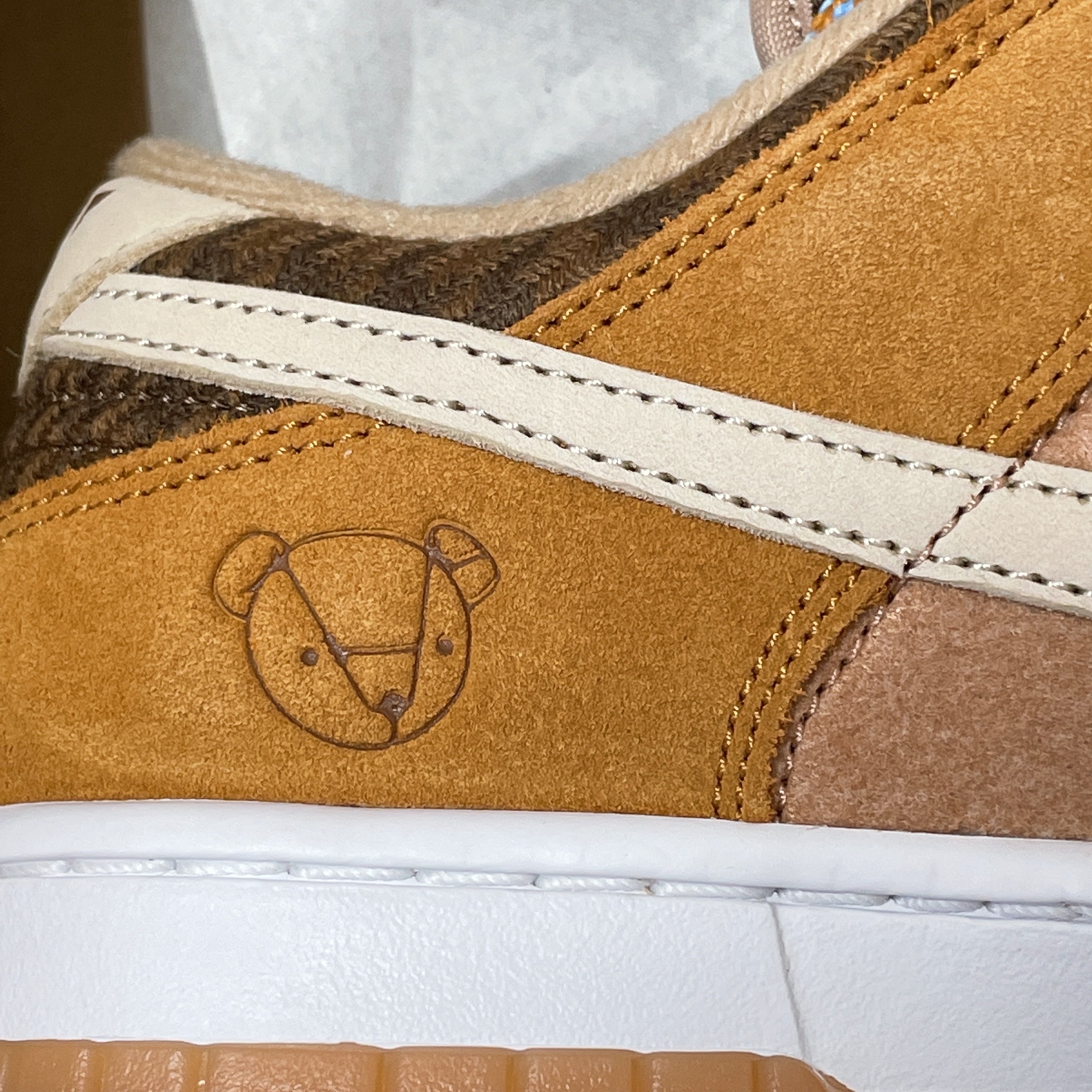 Nike Dunk Low SE Praline Desert Ochre 착용 스타일 - 2