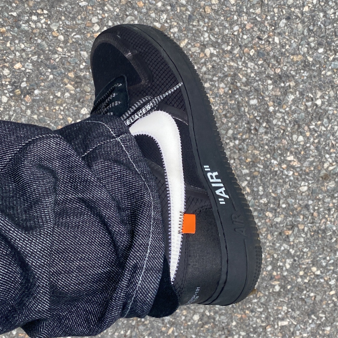 Nike x Off-White Air Force 1 Low Black White 착용 스타일