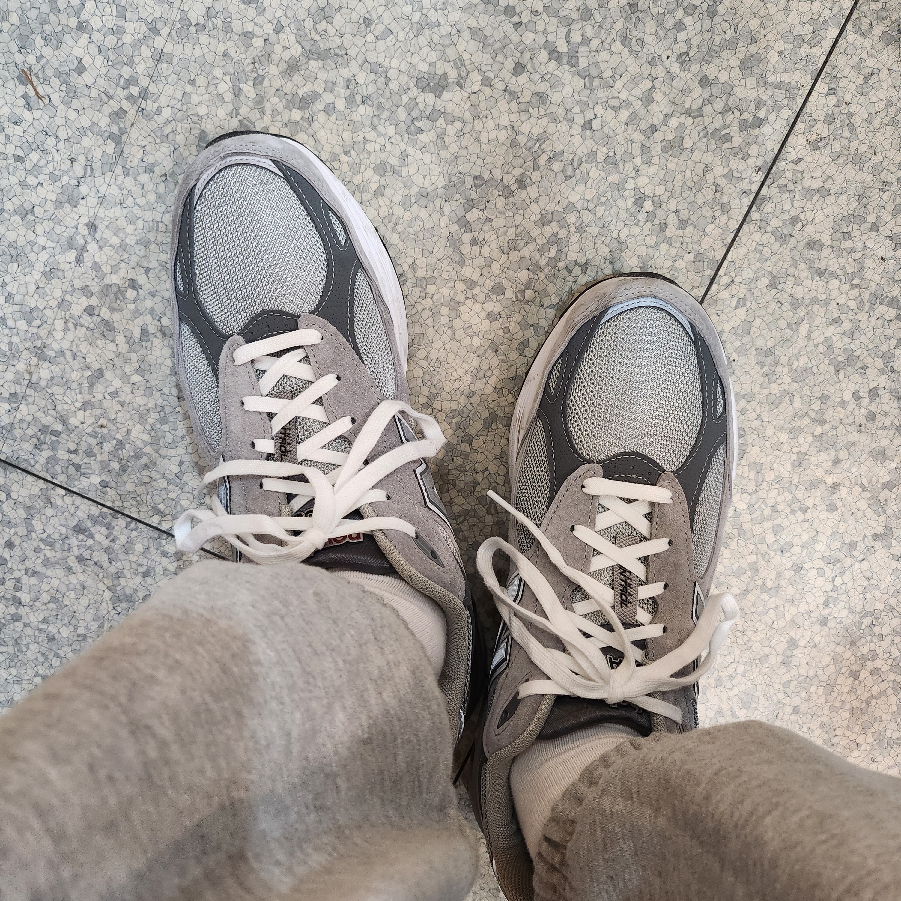 New Balance 990v3 Made in USA Grey - D Standard 착용 스타일