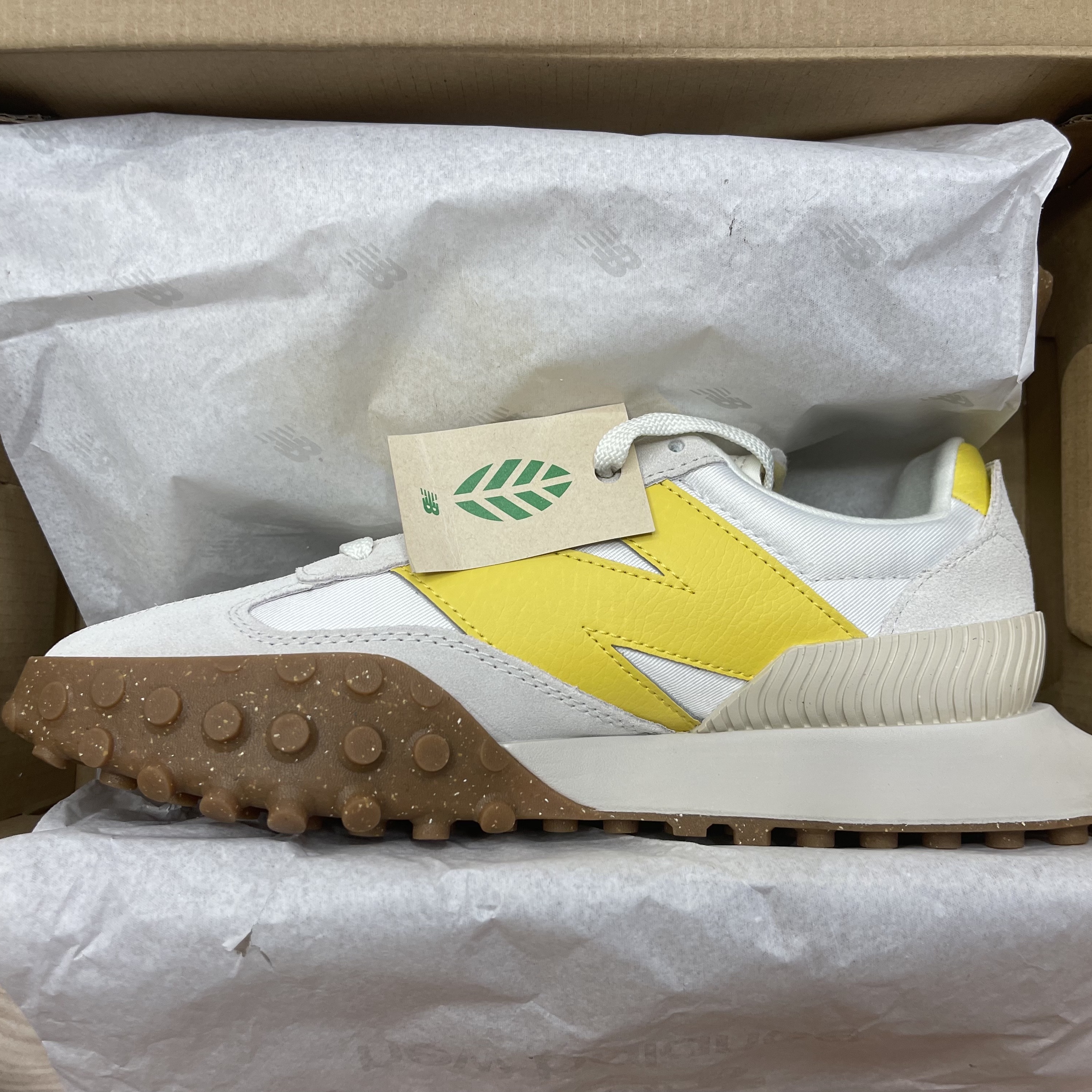 New Balance XC-72 Yellow 착용 스타일 - 1