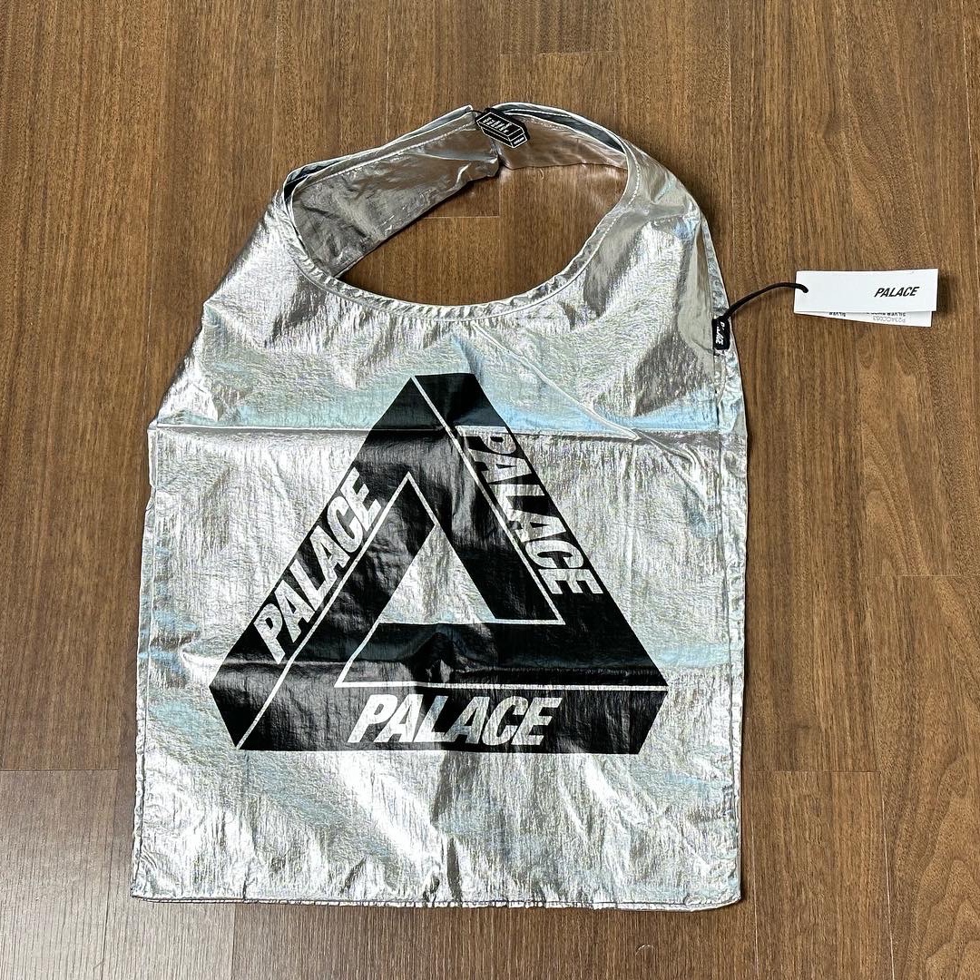 Palace Palace Shop Reusable Bag Silver - 22FW 착용 스타일 - 1
