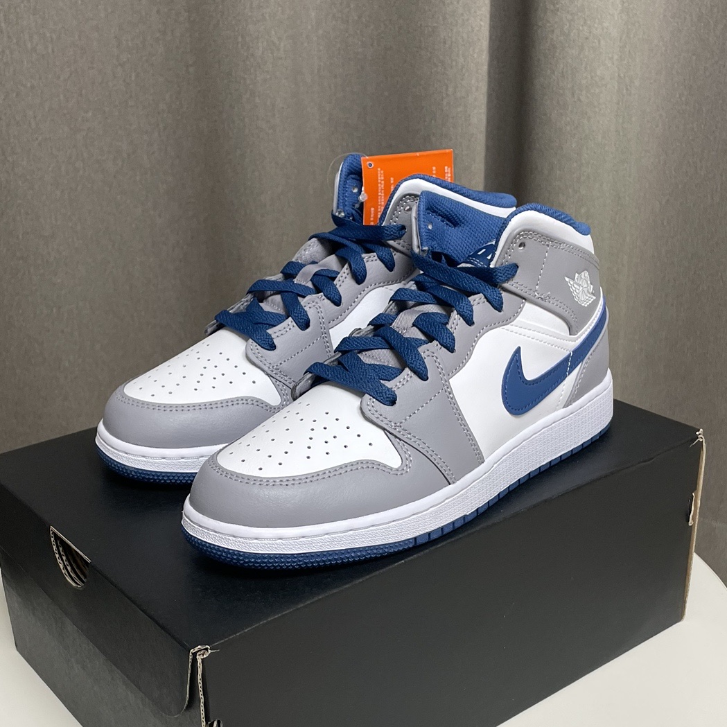 (GS) Jordan 1 Mid Cement Grey True Blue 착용 스타일 - 3