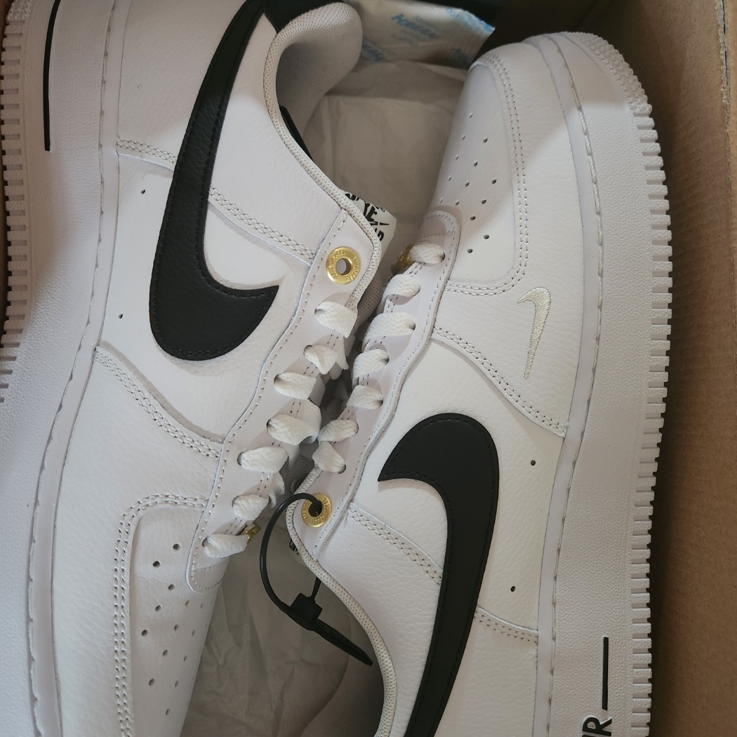 Nike Air Force 1 '07 LV8 40th Anniversary Join Forces White Black 착용 스타일