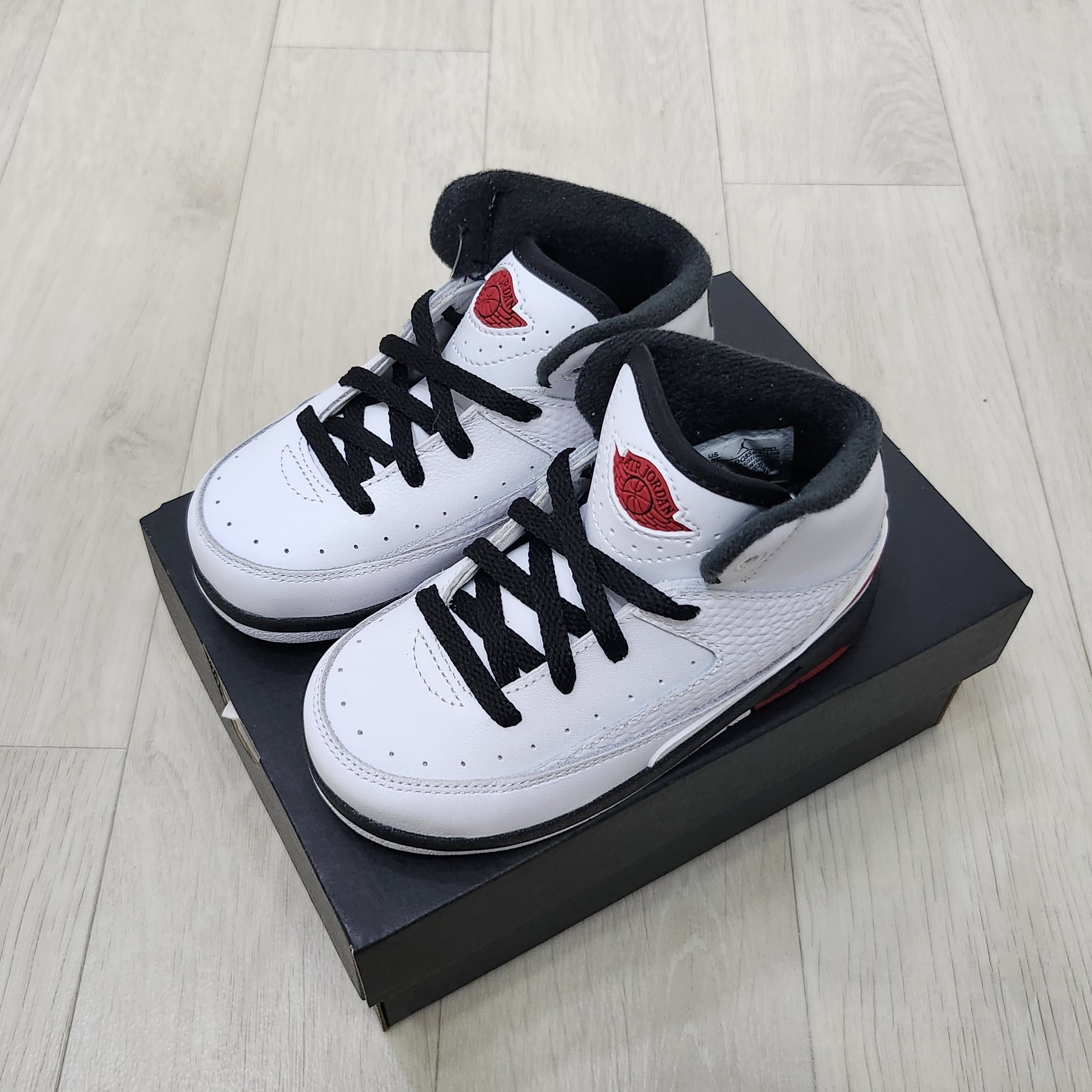 (TD) Jordan 2 Retro OG Chicago, Jordan 2 Retro OG Chicago 착용 스타일 - 2