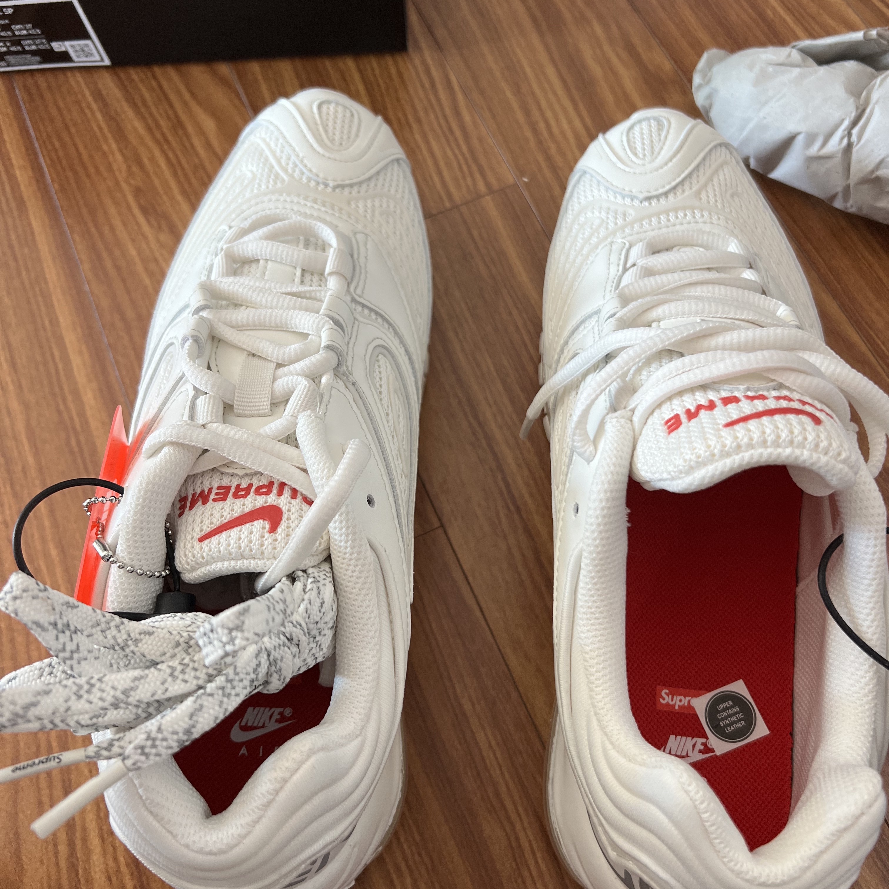 Nike x Supreme Air Max 98 TL White 착용 스타일 - 4