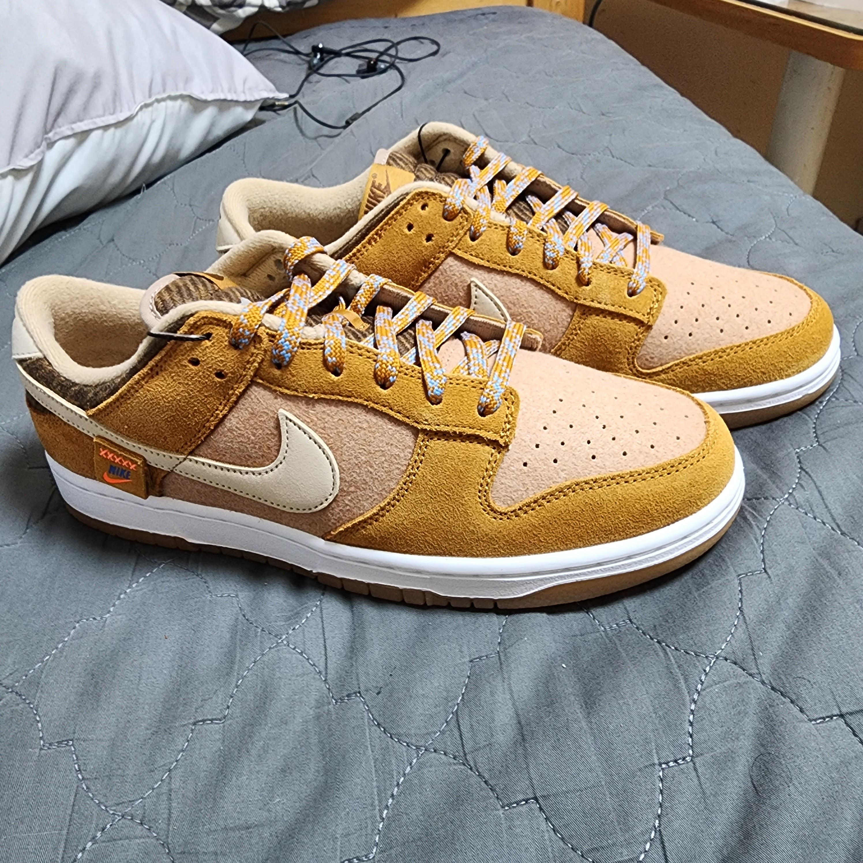 Nike Dunk Low SE Praline Desert Ochre 착용 스타일
