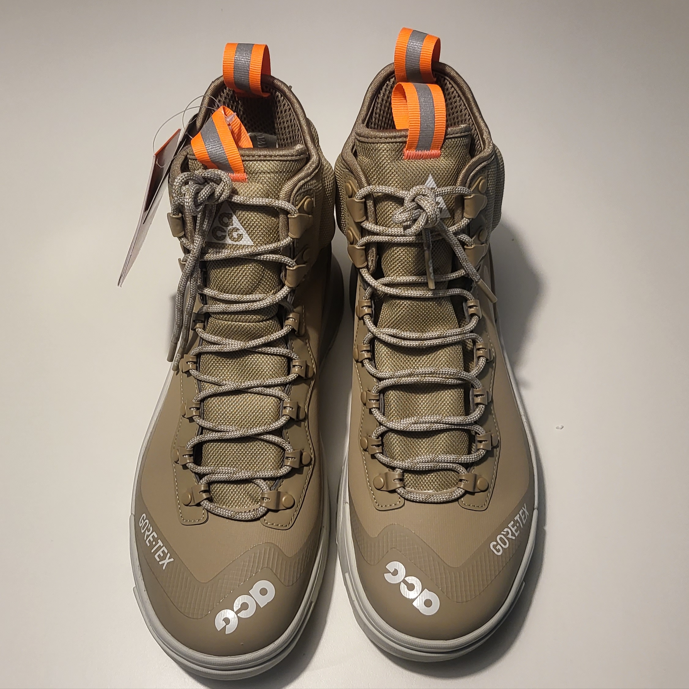 Nike ACG Air Zoom Gaiadome Gore-Tex Khaki Light Bone 착용 스타일 - 3