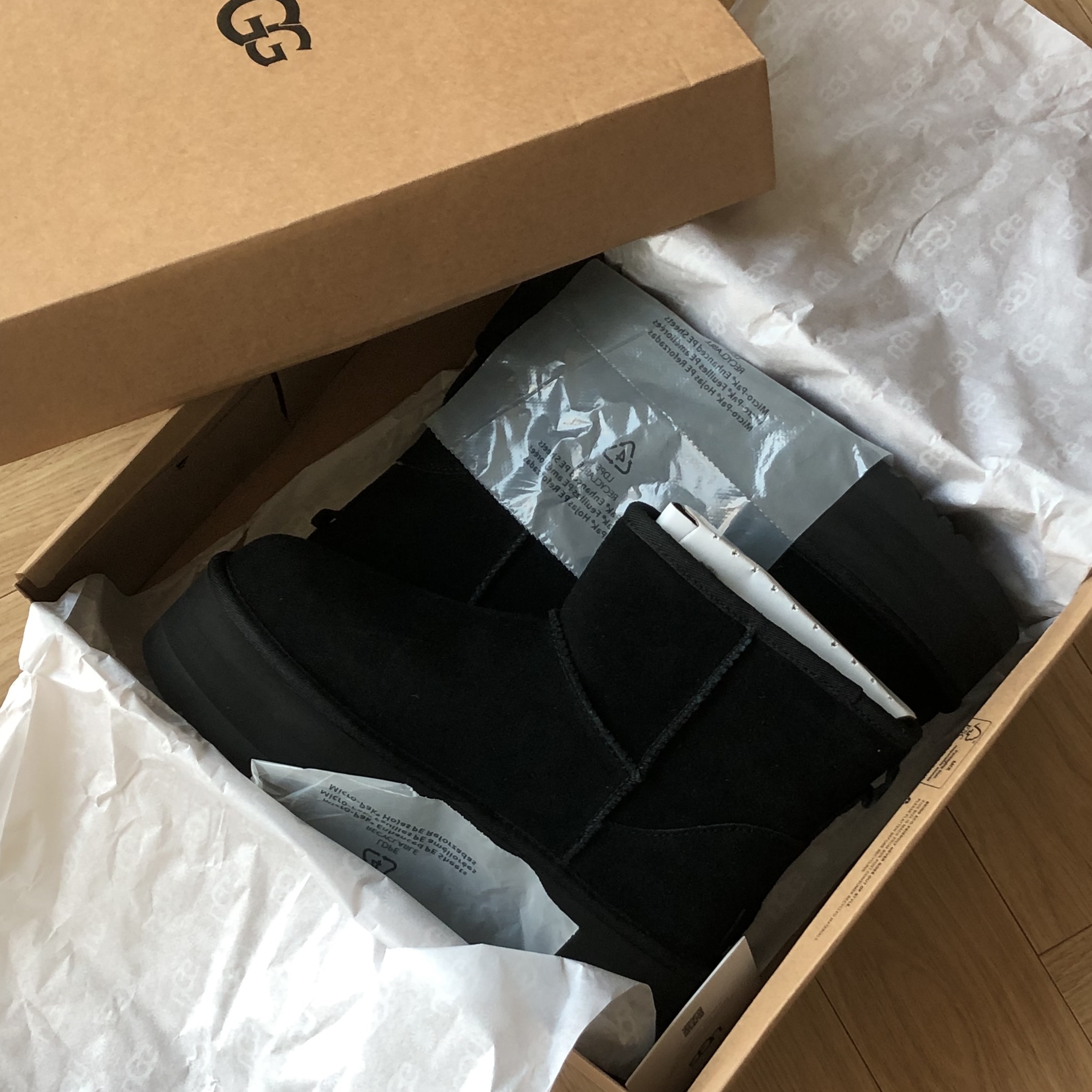 (W) UGG Classic Mini Platform Boots Black 착용 스타일