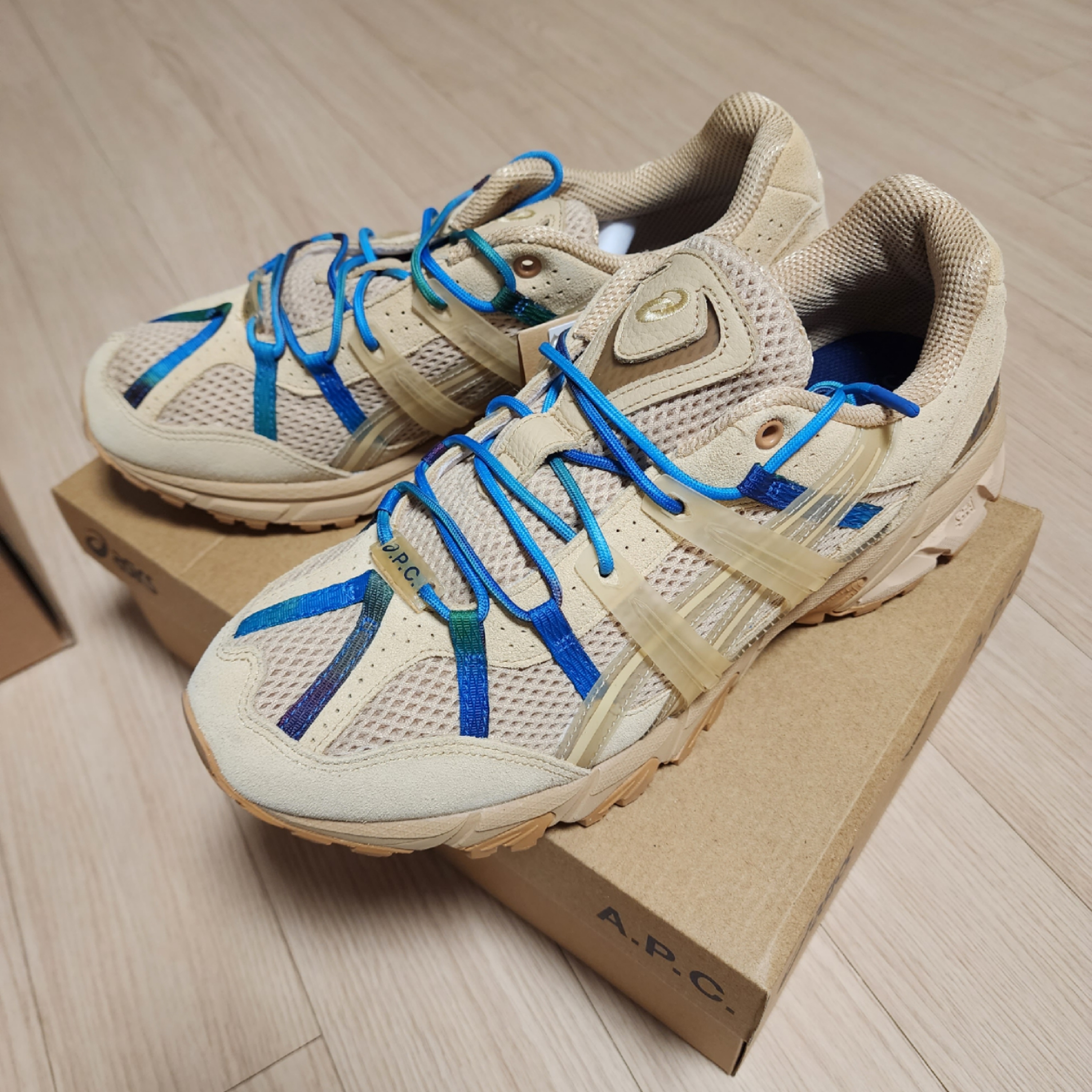 Asics x A.P.C. Gel-Sonoma 15-50 Beige 착용 스타일