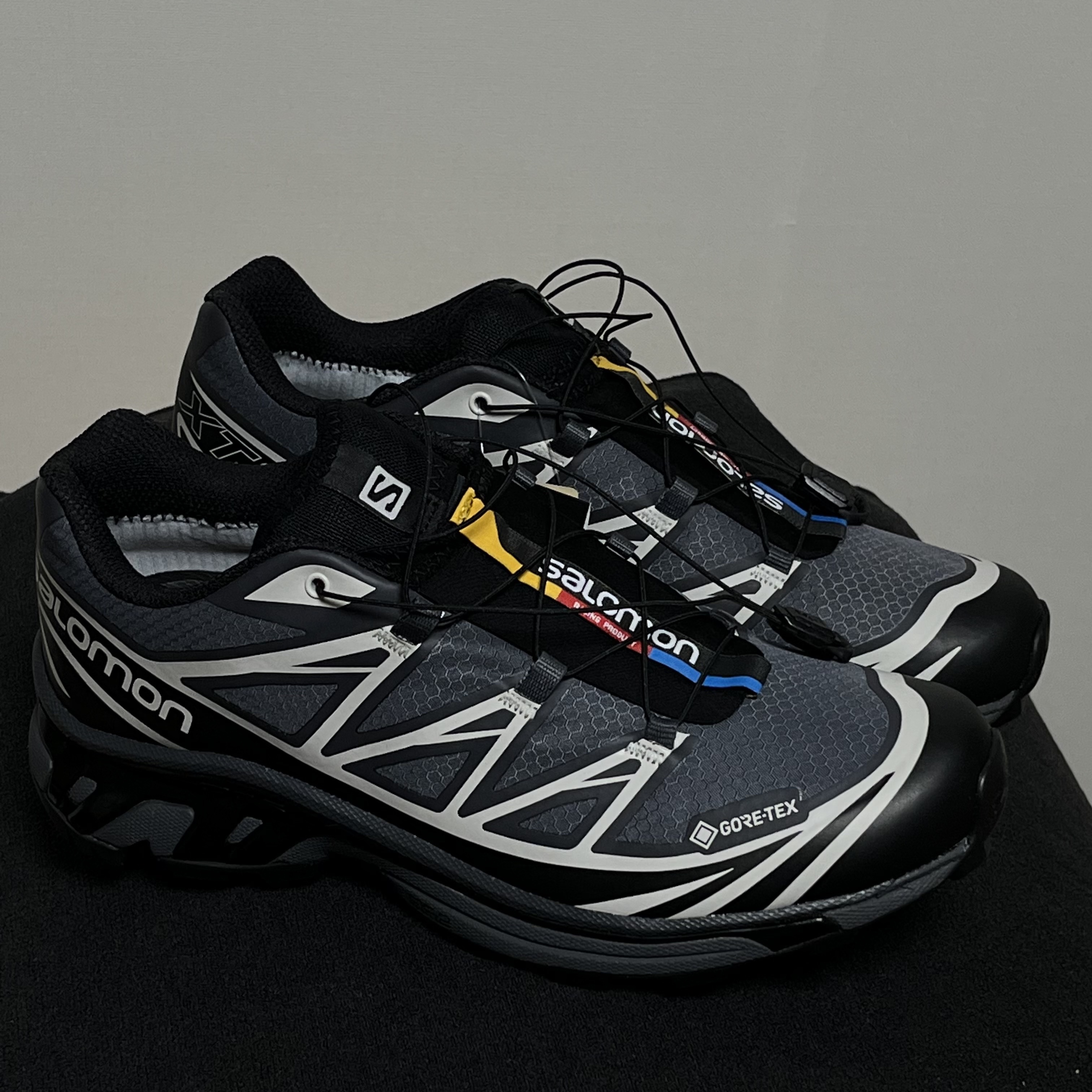 Salomon XT-6 Gore-Tex Black Ebony 착용 스타일 - 2