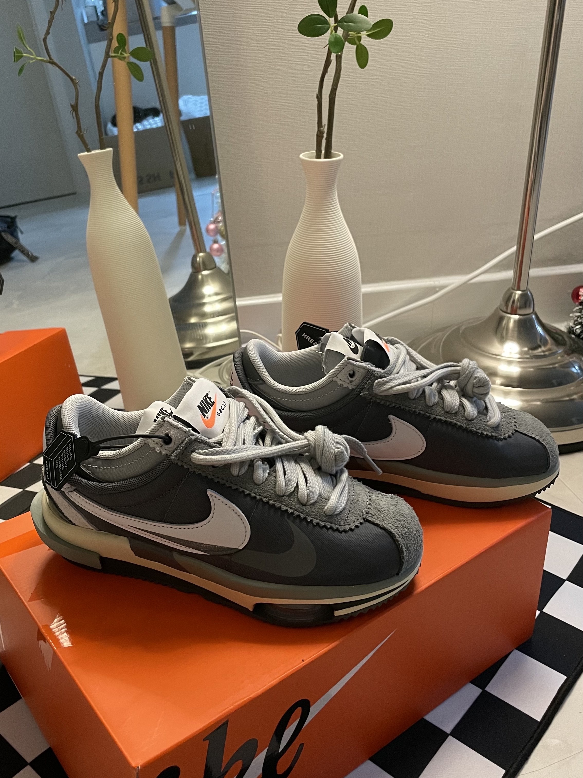 Nike x Sacai Zoom Cortez SP Iron Grey 착용 스타일 - 1