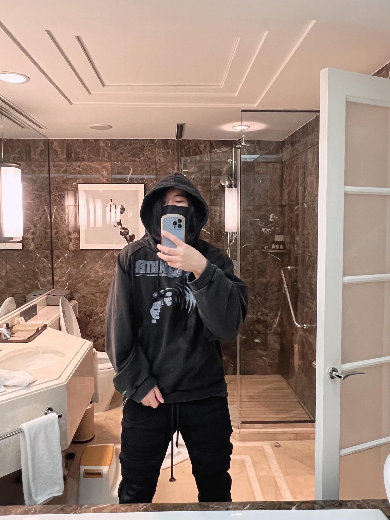 Jordan 1 Retro High OG Chicago 2022, Project G/R Mind Slaughter Vintage Washeed Hoodie Black 착용 스타일 - 2