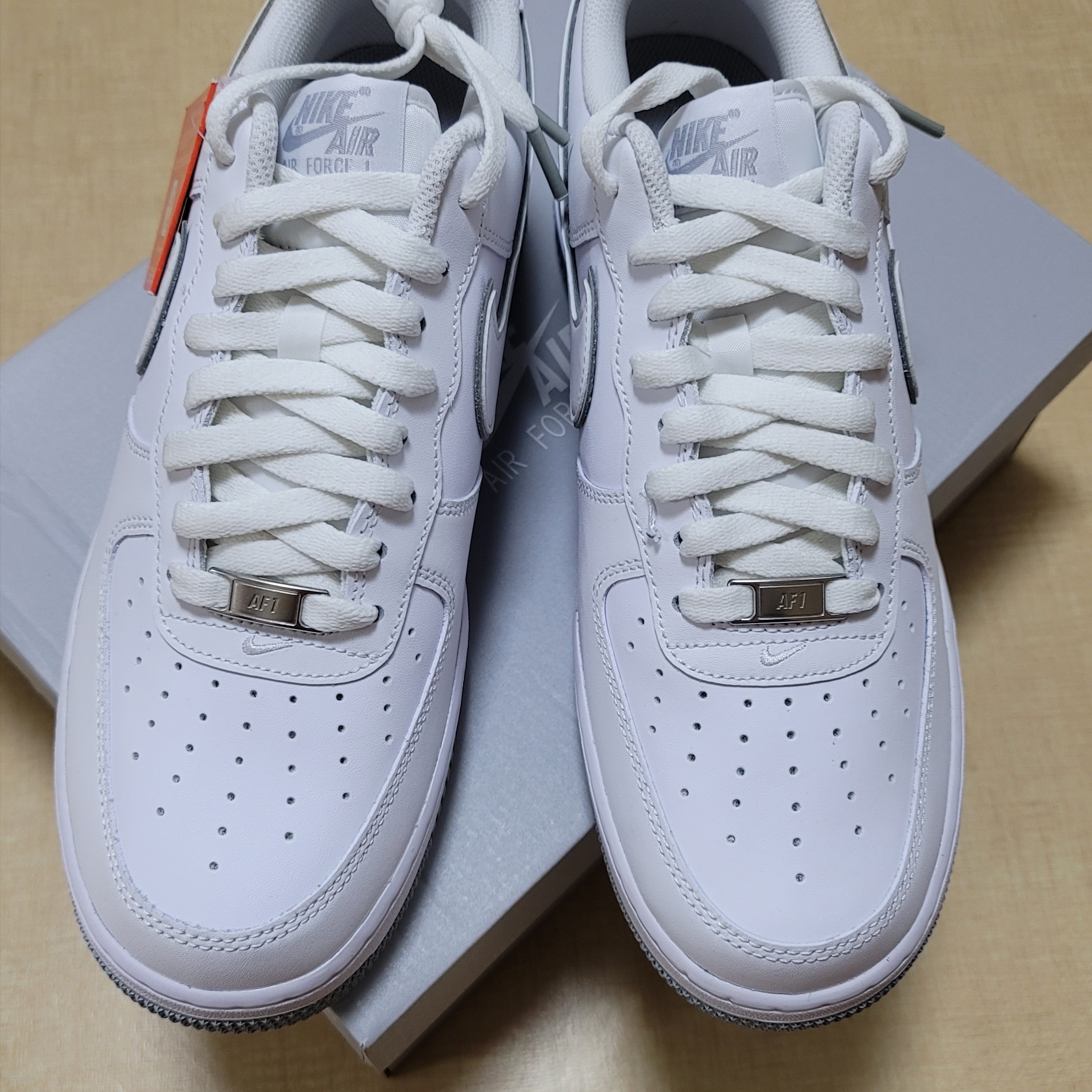 Nike Air Force 1 '07 White Wolf Grey 착용 스타일 - 1