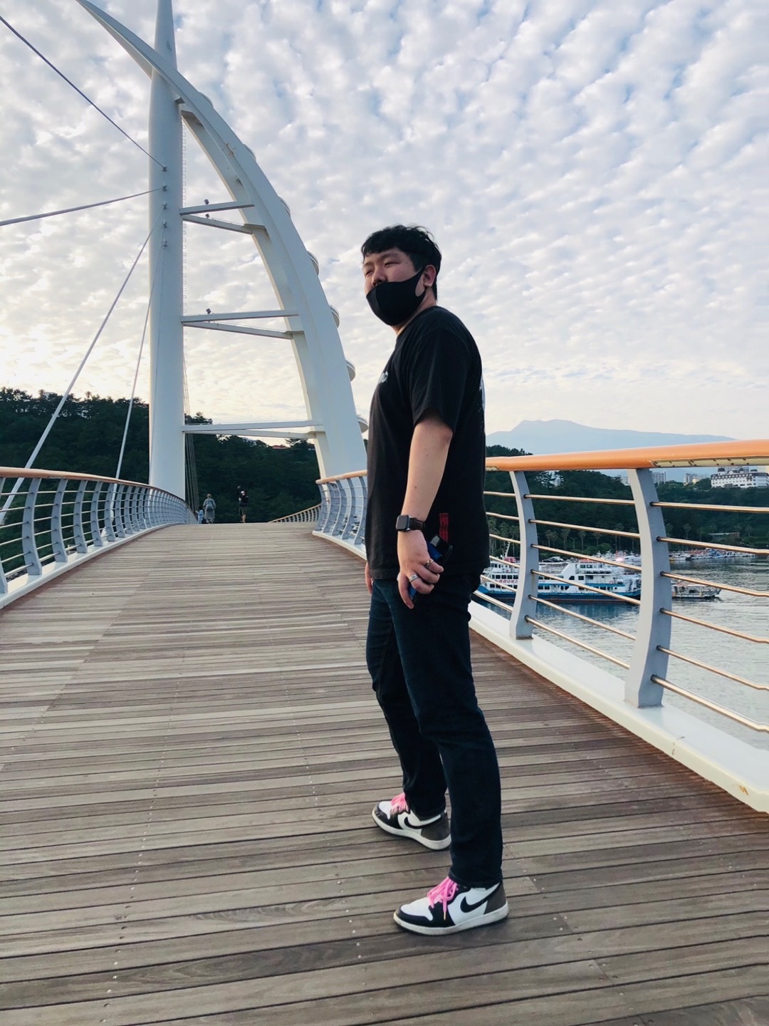 Jordan 1 Retro High OG Black Mocha 착용 스타일
