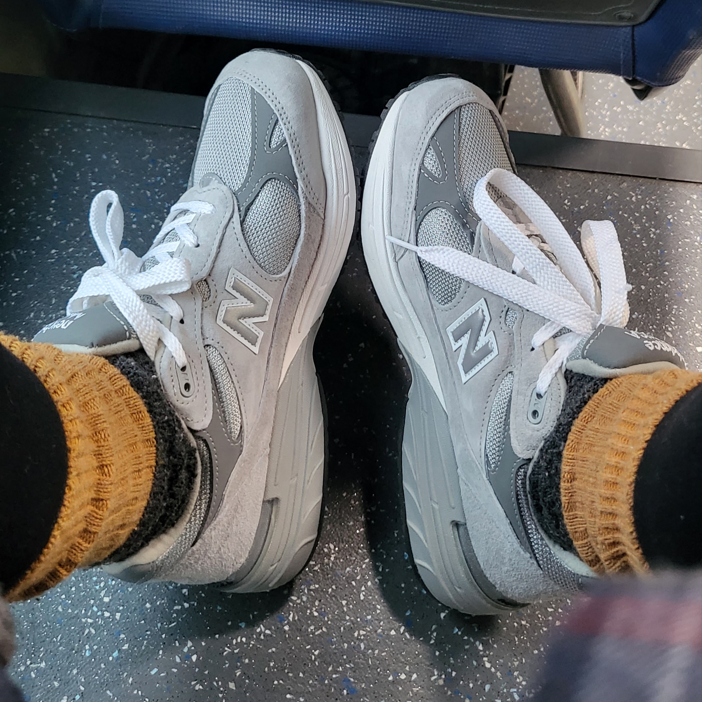 (W) New Balance 993 Made in USA Grey - B Standard 착용 스타일
