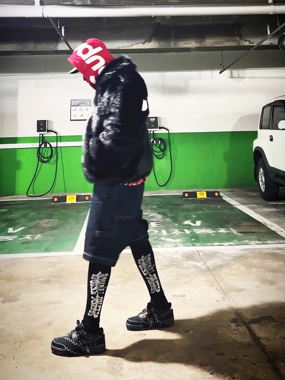 Supreme Contrast Hooded Sweatshirt Heather Grey - 21FW, (W) Nike x Ambush Reversible Faux-Fur Coat Black 착용 스타일 - 3