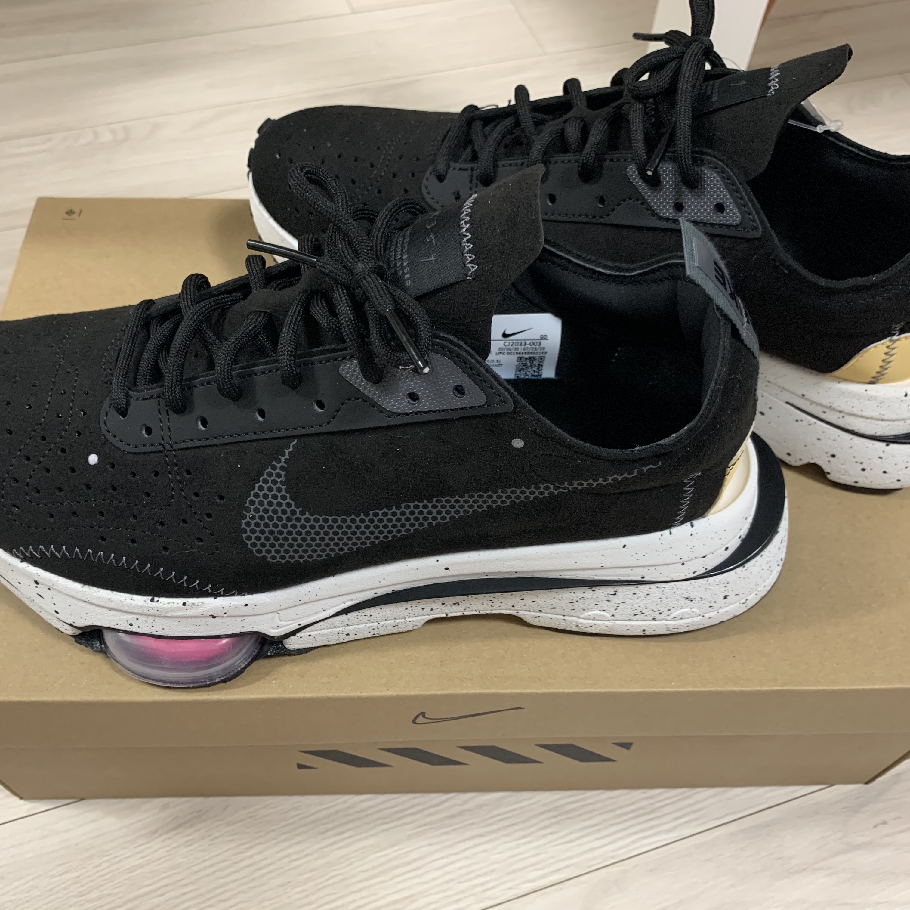 Nike Air Zoom Type Black Hyper Pink 착용 스타일