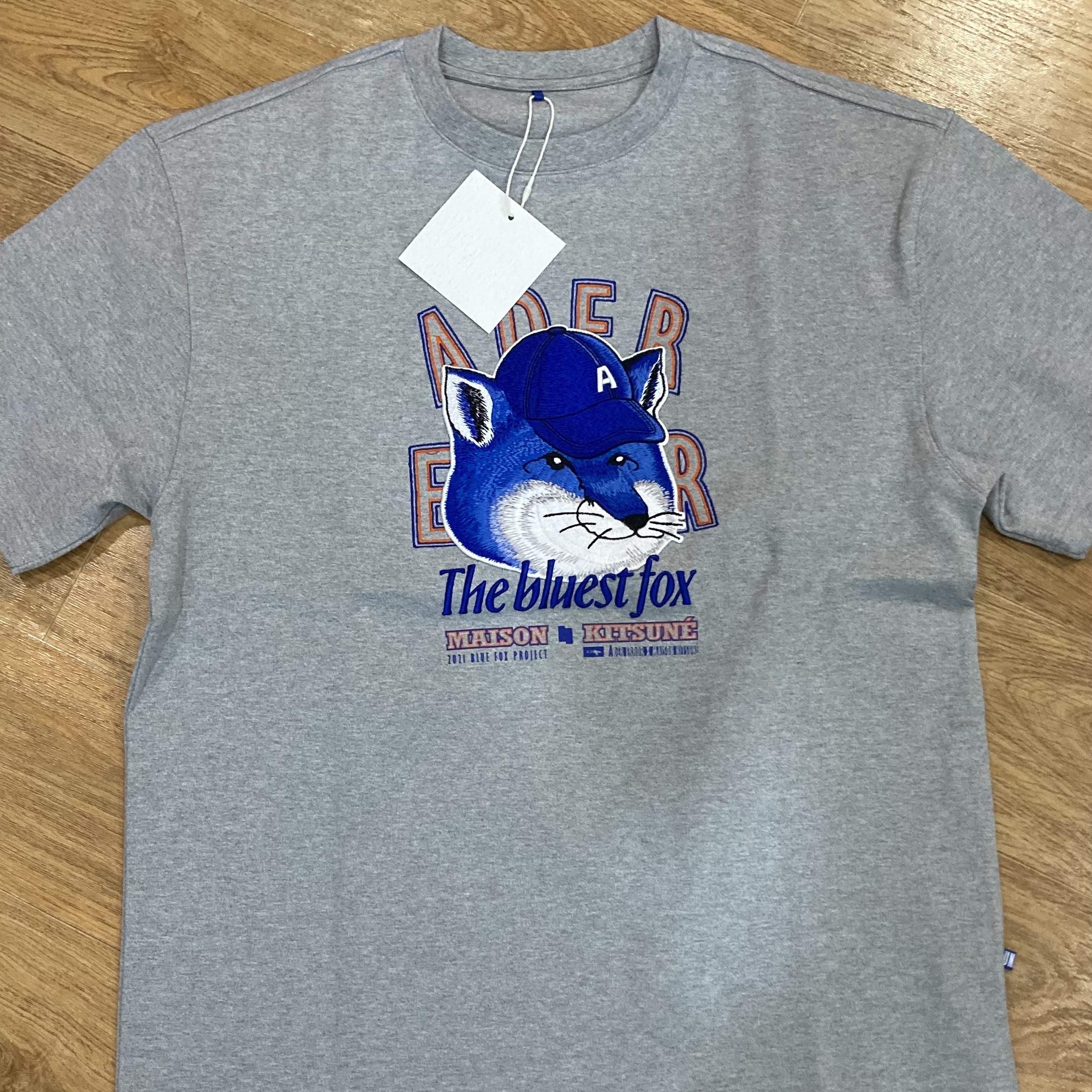 Maison Kitsune x Ader Error The Bluest Fox T-Shirt Grey 착용 스타일