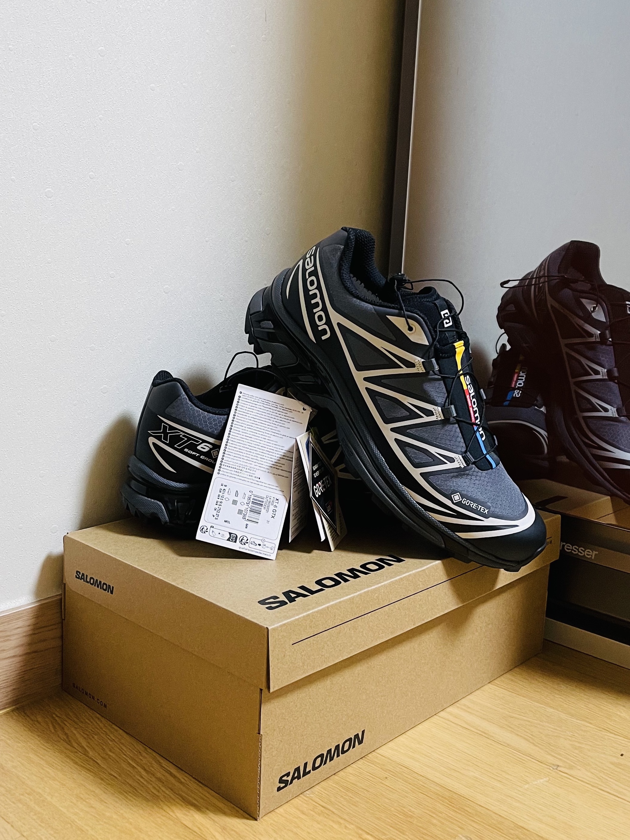 Salomon XT-6 Gore-Tex Black Ebony 착용 스타일