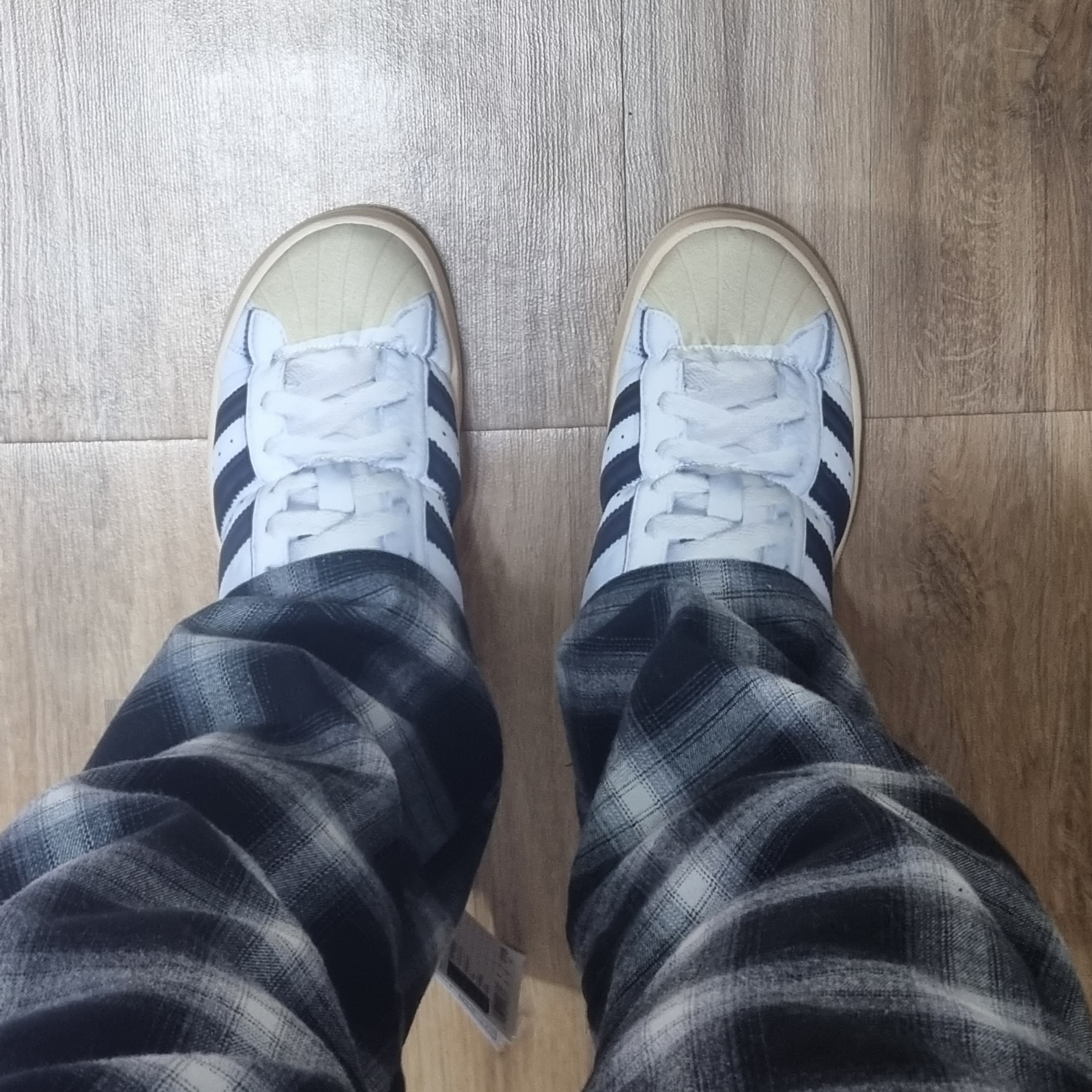 Adidas Puffylette Superstar Cloud White 착용 스타일 - 3