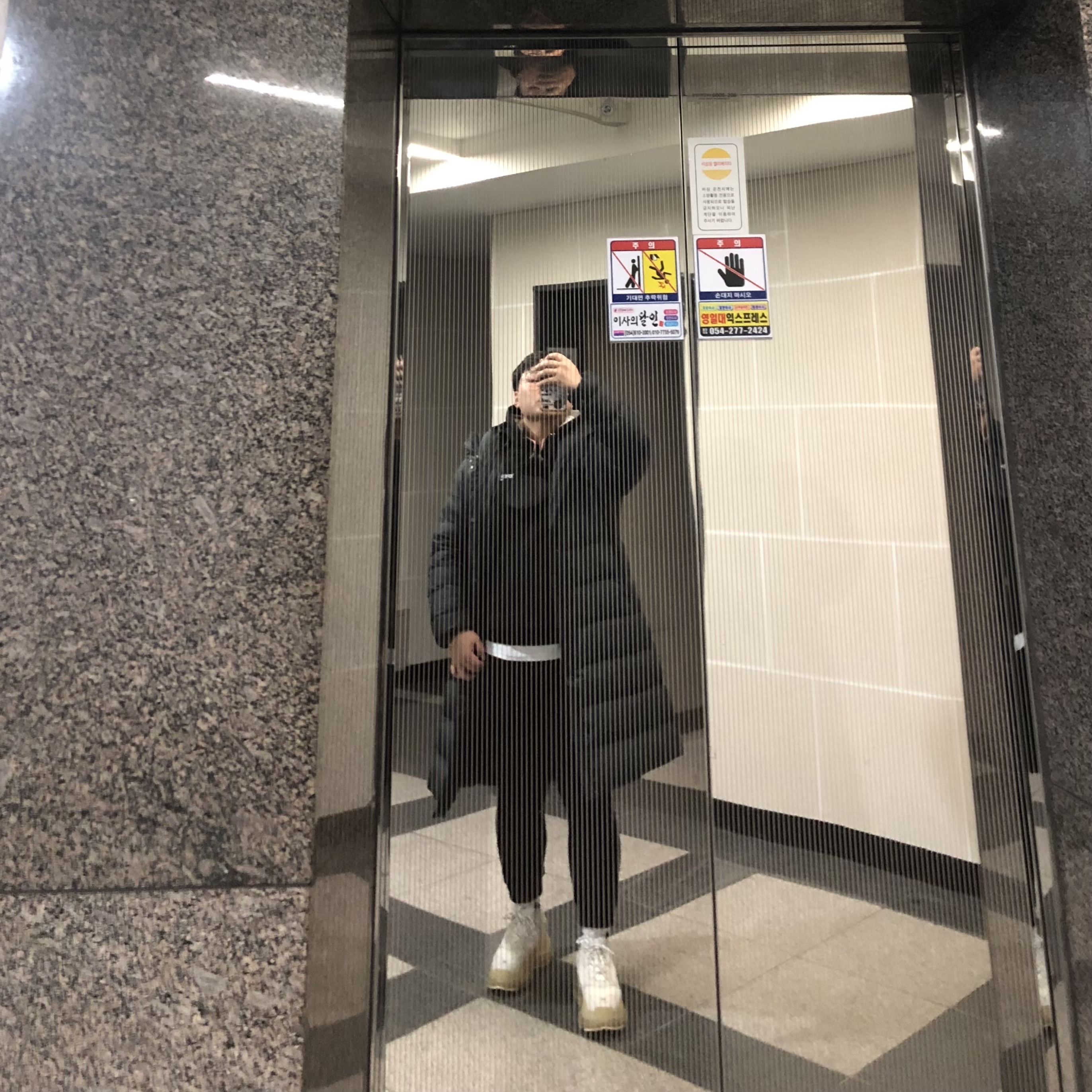 Balenciaga Triple S Clear Sole White 2019 착용 스타일
