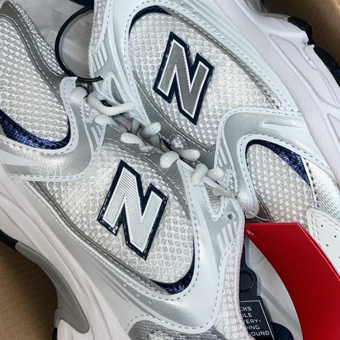 New Balance 530 White 착용 스타일
