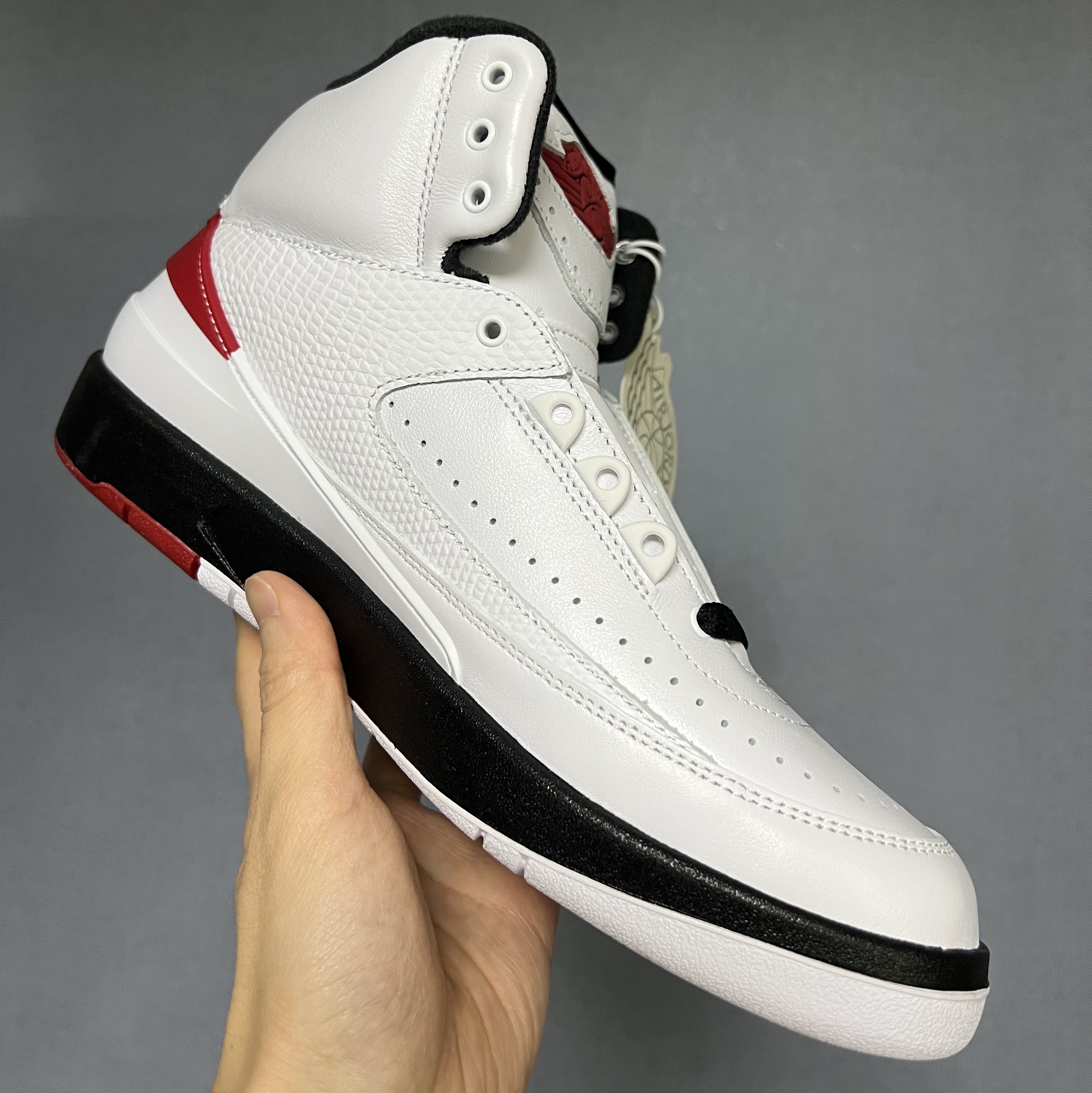 Jordan 2 Retro OG Chicago 착용 스타일 - 1