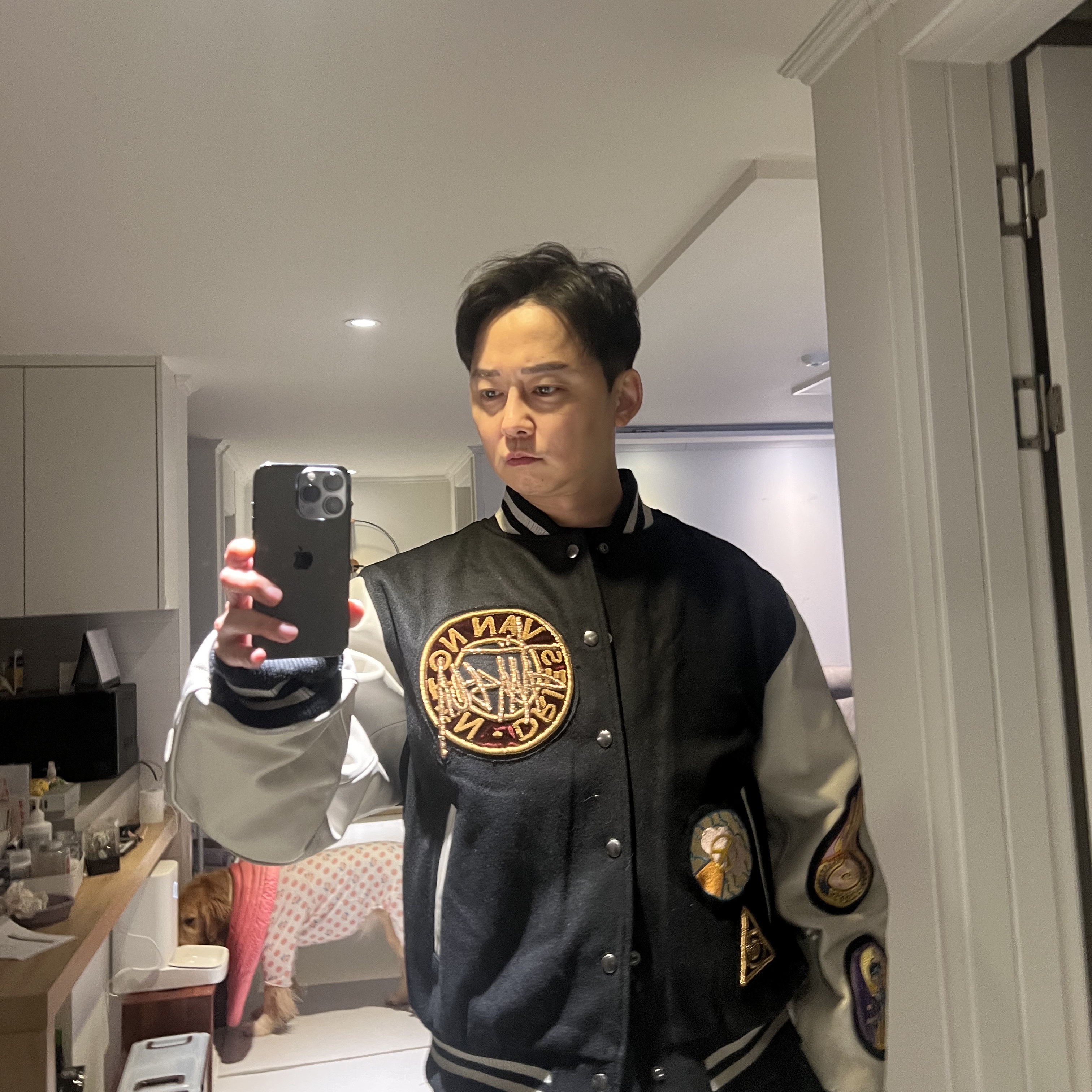 Stussy x Dries Van Noten Varsity Jacket Black, Jordan 5 x Off-White Retro SP Black Muslin 착용 스타일 - 4