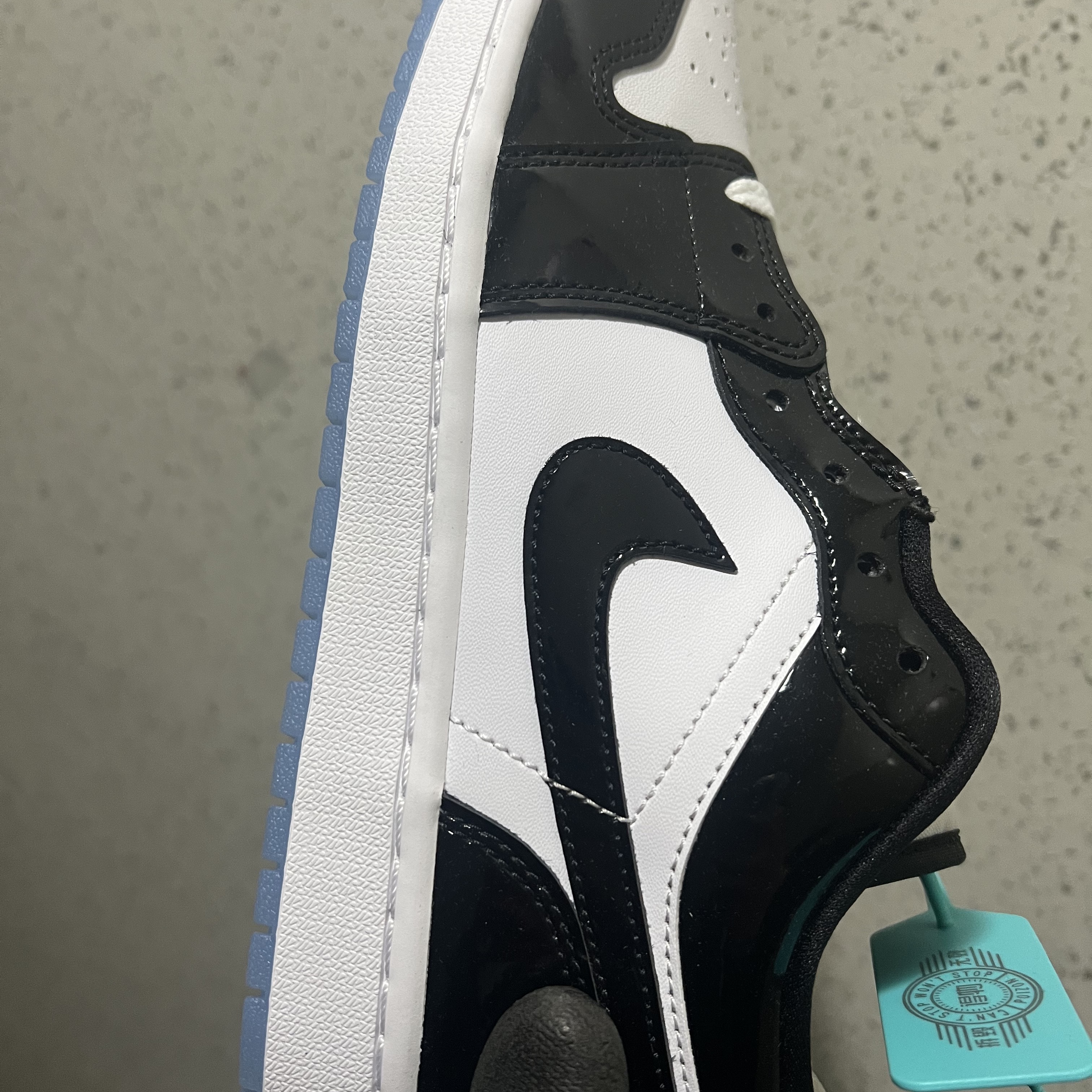 Jordan 1 Low SE Concord 착용 스타일 - 3