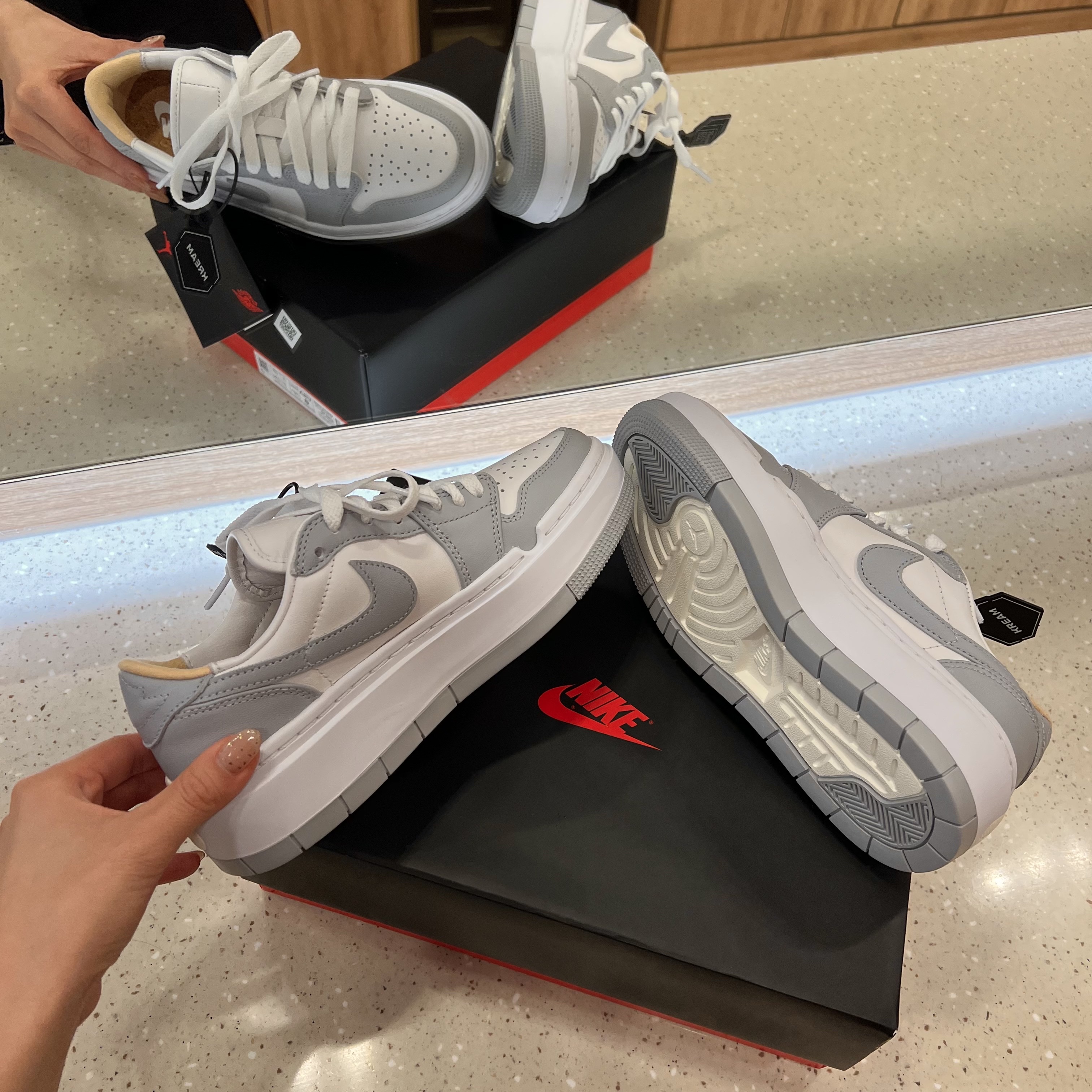 (W) Jordan 1 Elevate Low White and Wolf Grey 착용 스타일