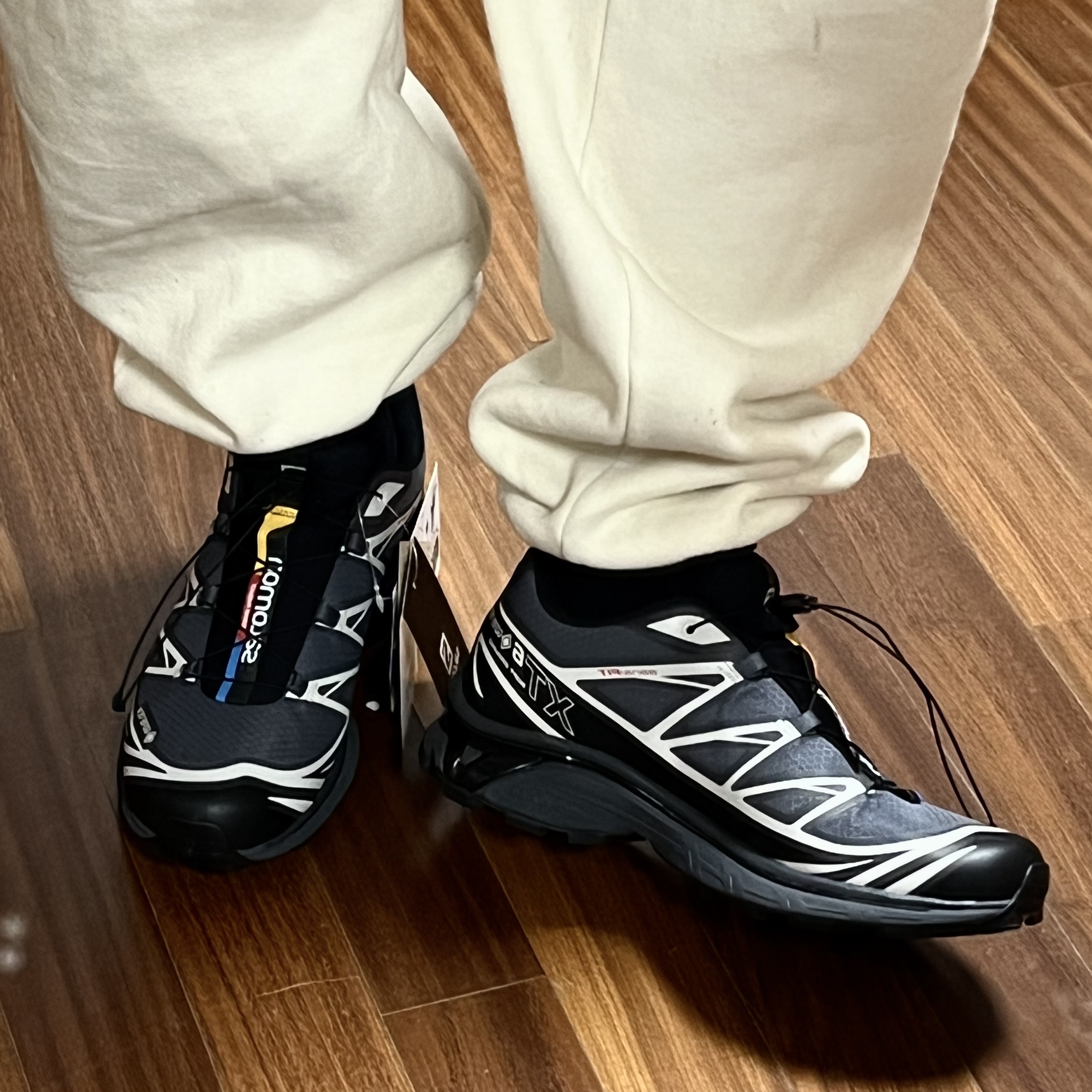 Salomon XT-6 Gore-Tex Black Ebony 착용 스타일 - 3