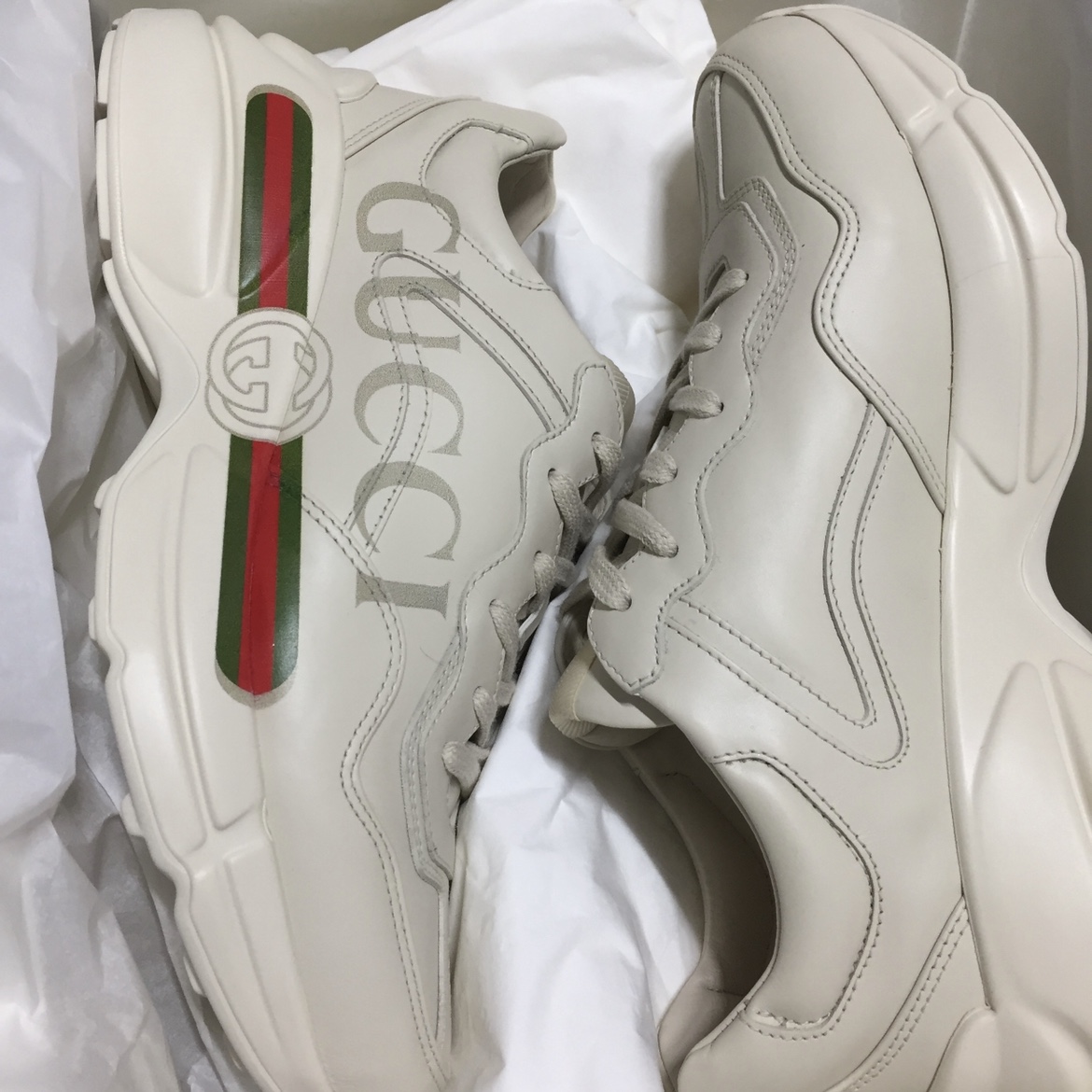 Gucci Rhyton Leather Sneakers Logo 착용 스타일