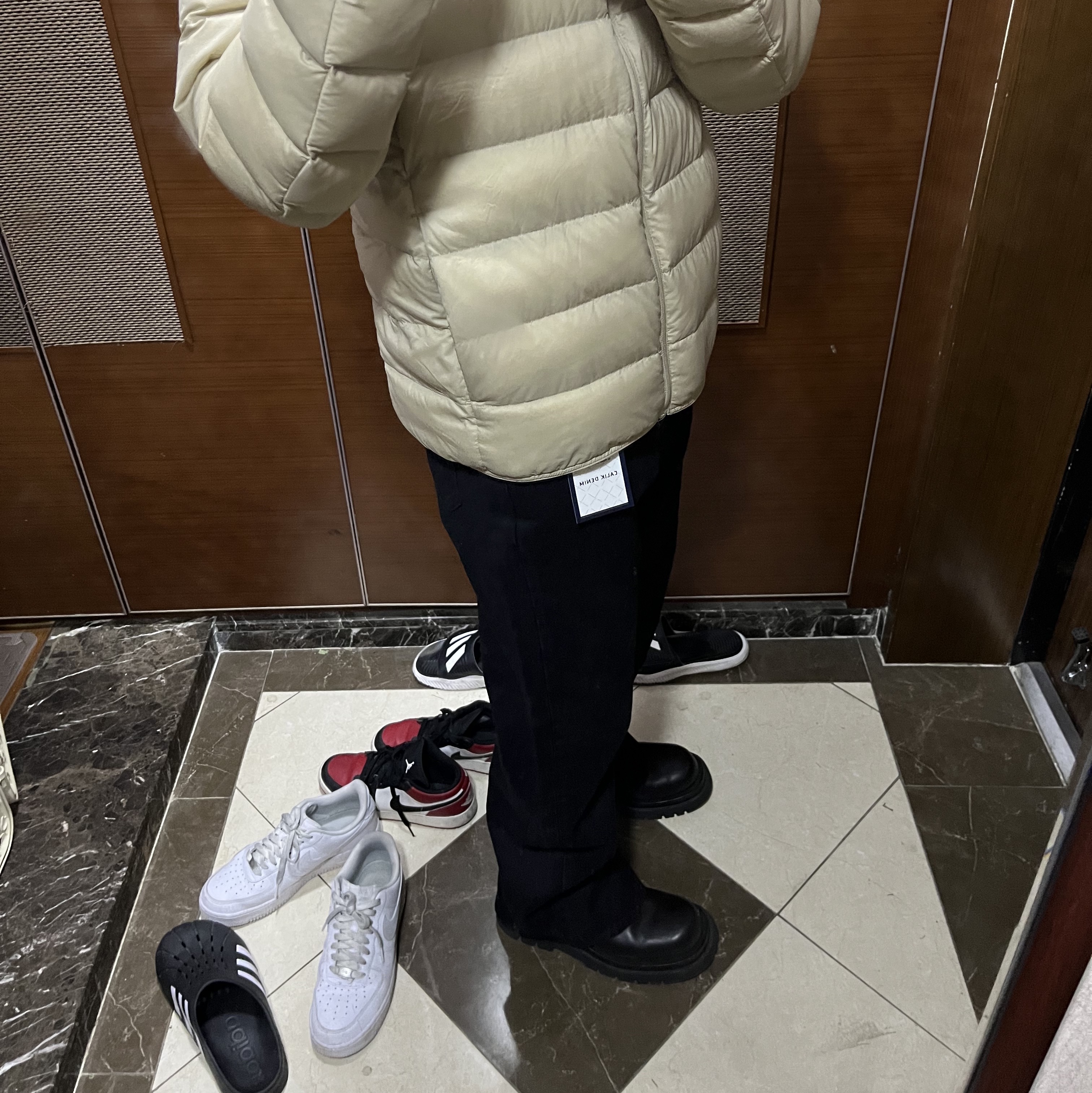 [KREAM 단독] STU Flared Denim Pants Black 착용 스타일