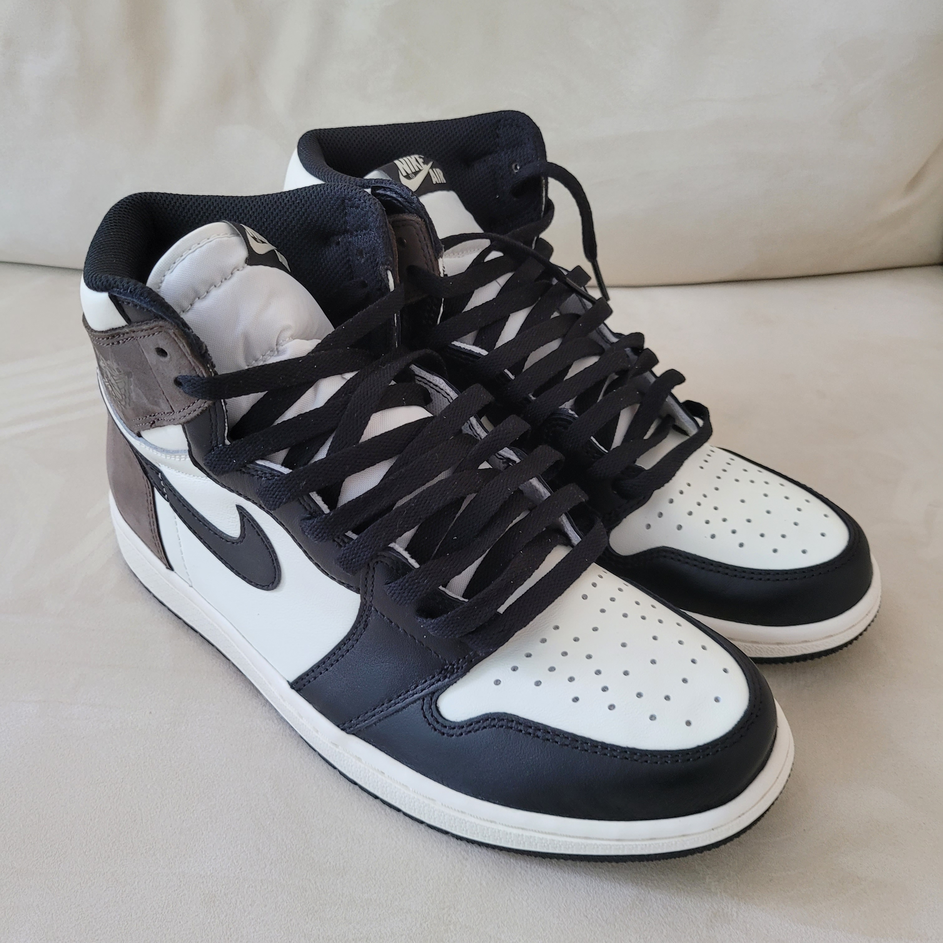 Jordan 1 Retro High OG Black Mocha 착용 스타일