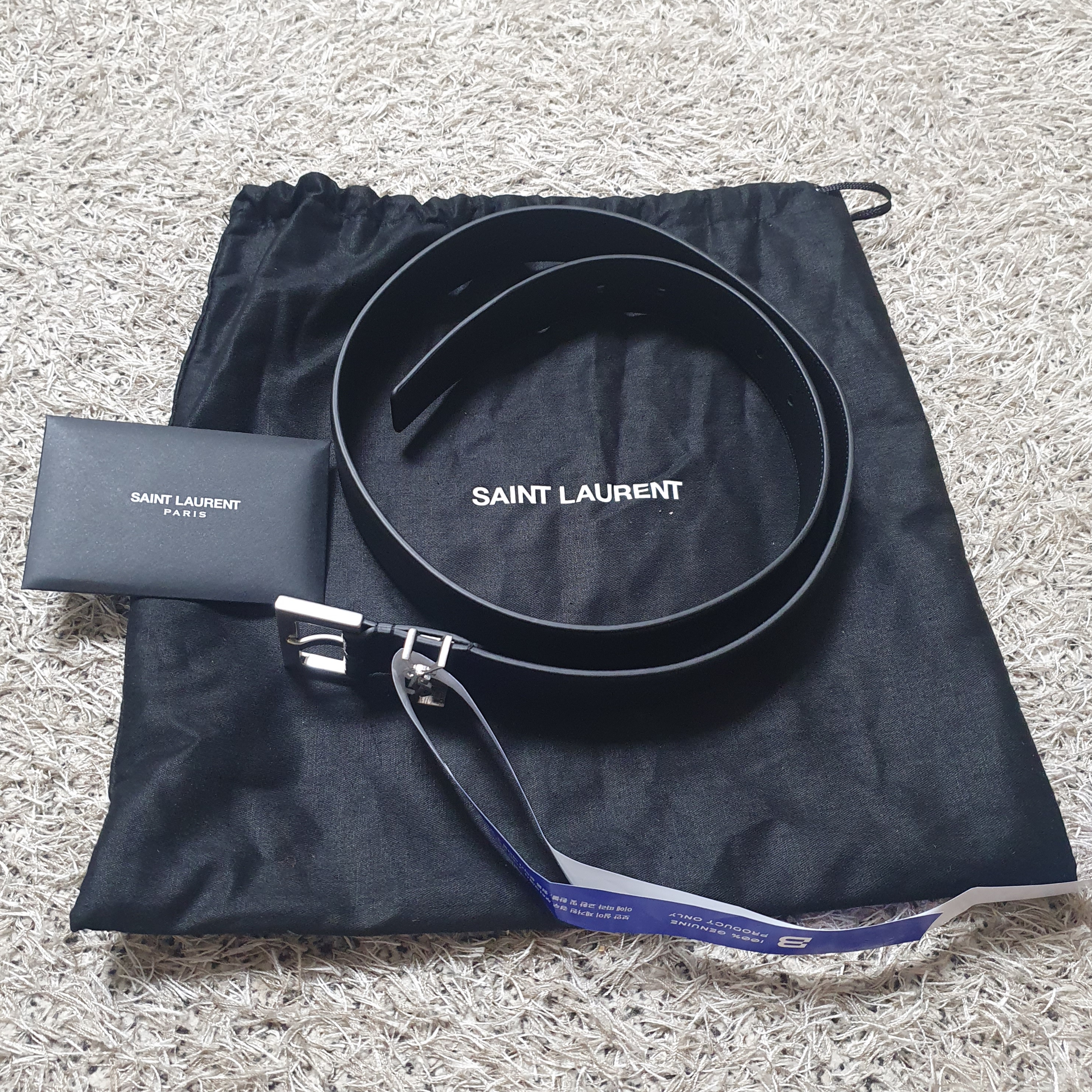 Saint Laurent Leather Silver Monogram Belt Black 착용 스타일
