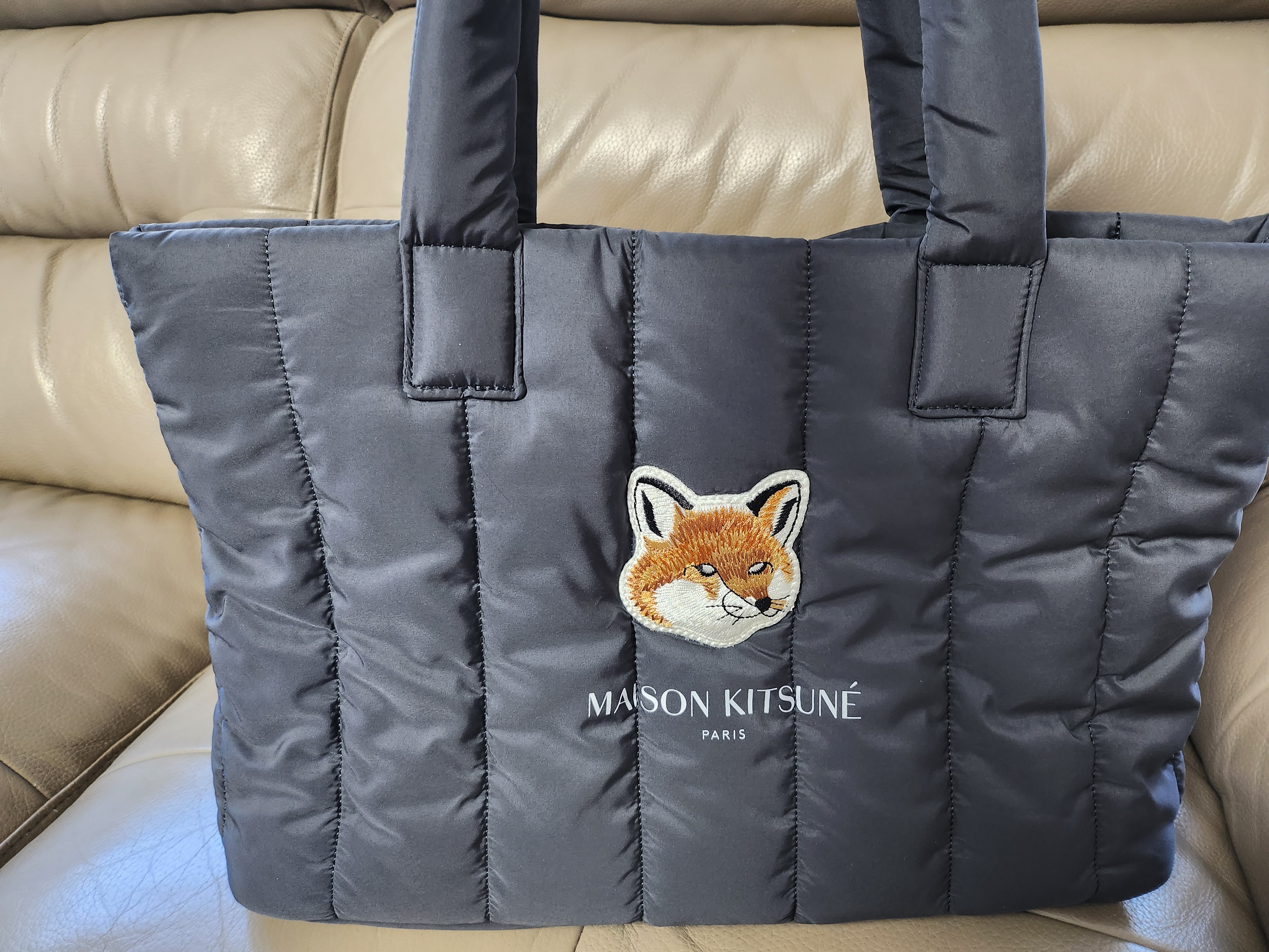 Maison Kitsune x Laneige Padded Bag Navy 착용 스타일