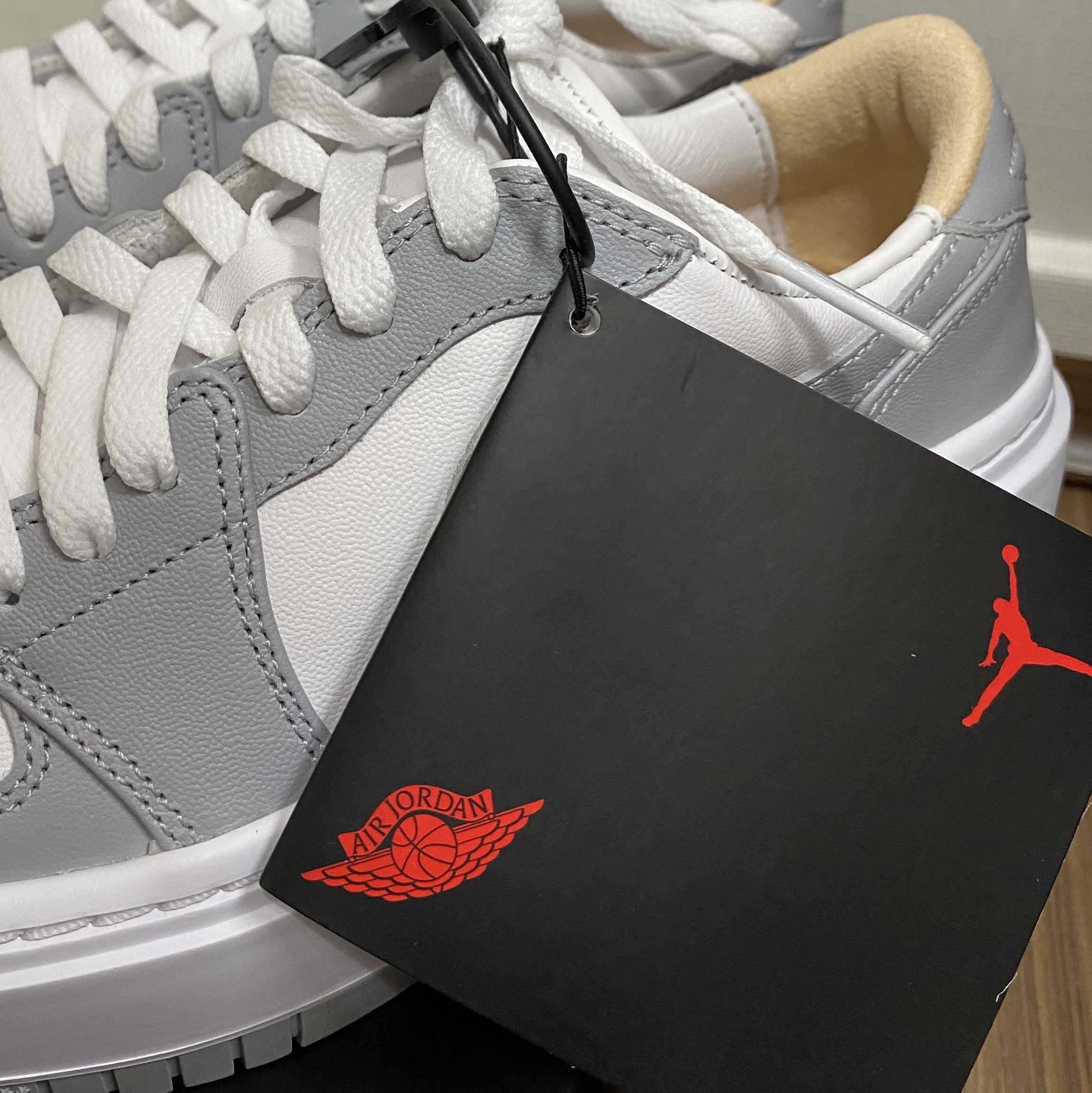 (W) Jordan 1 Elevate Low White and Wolf Grey 착용 스타일 - 3