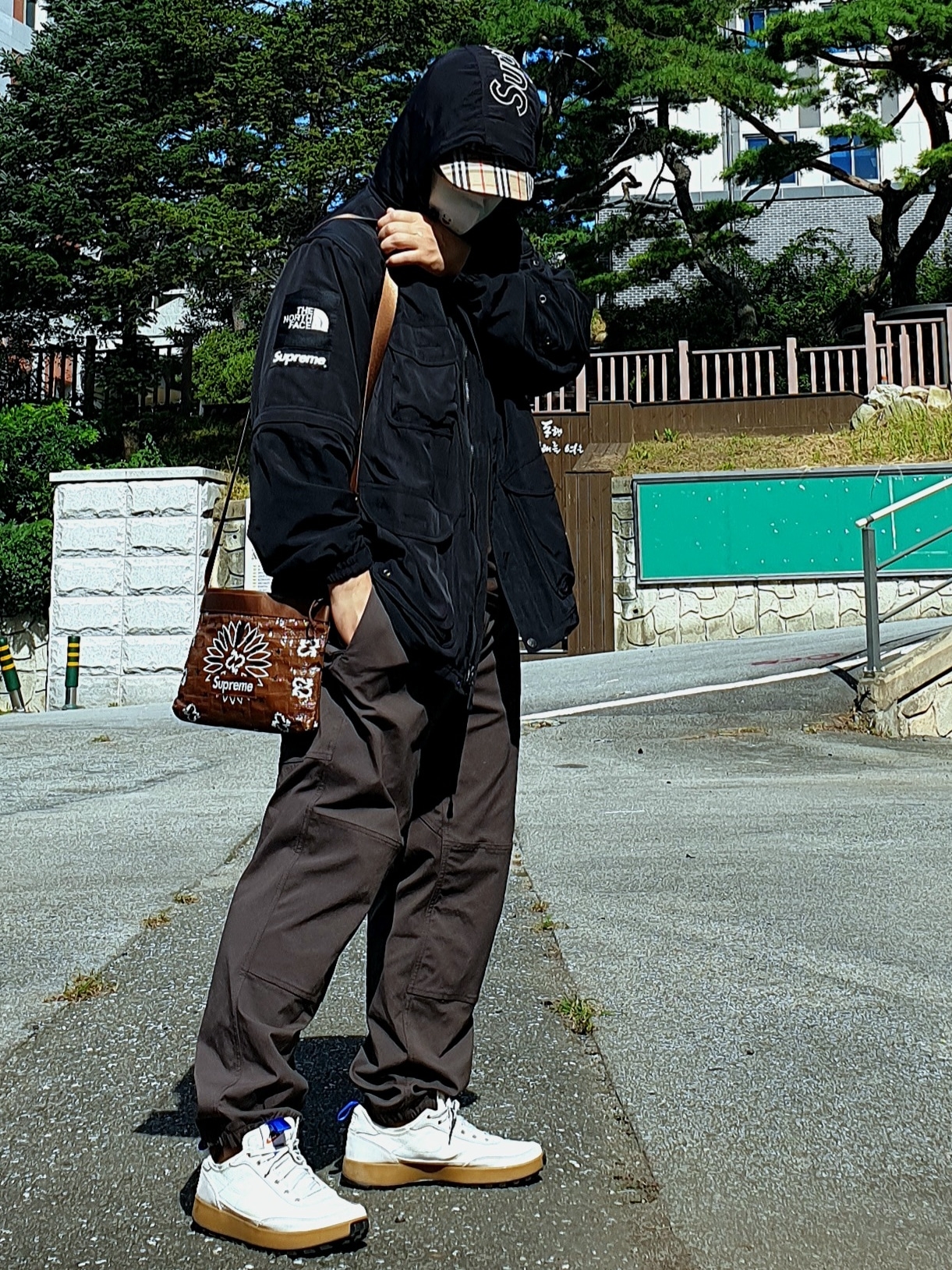 Nike x Tom Sachs General Purpose Shoe Light Cream, Supreme x The North Face Trekking Convertible Jacket Black - 22SS 착용 스타일