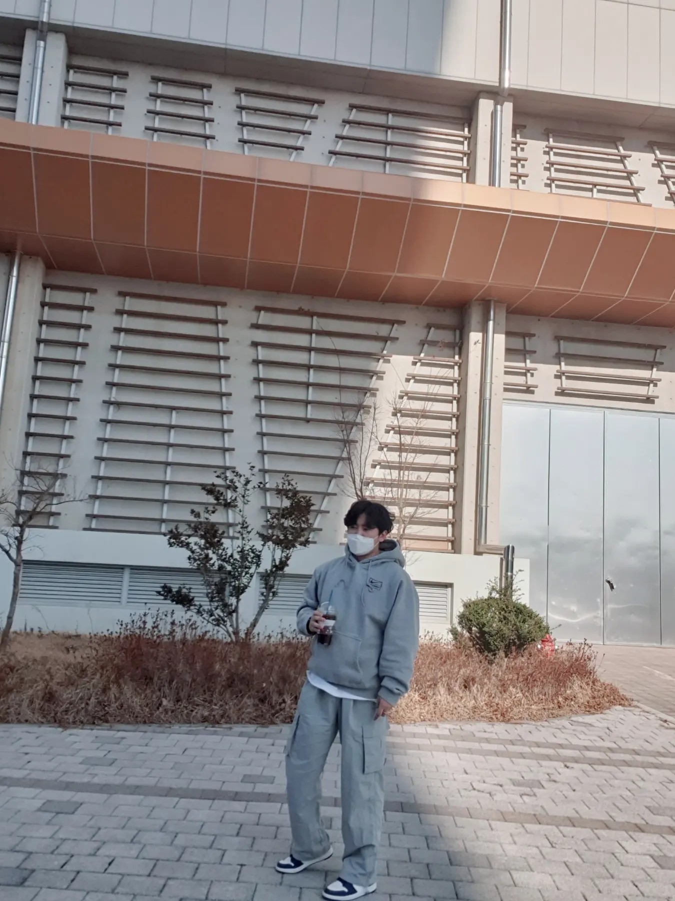 Jordan 1 Retro High OG CO.JP Midnight Navy, Nike x Stussy NRG RA Pullover Hoodie Dark Grey Heather (DJ9488-063) 착용 스타일