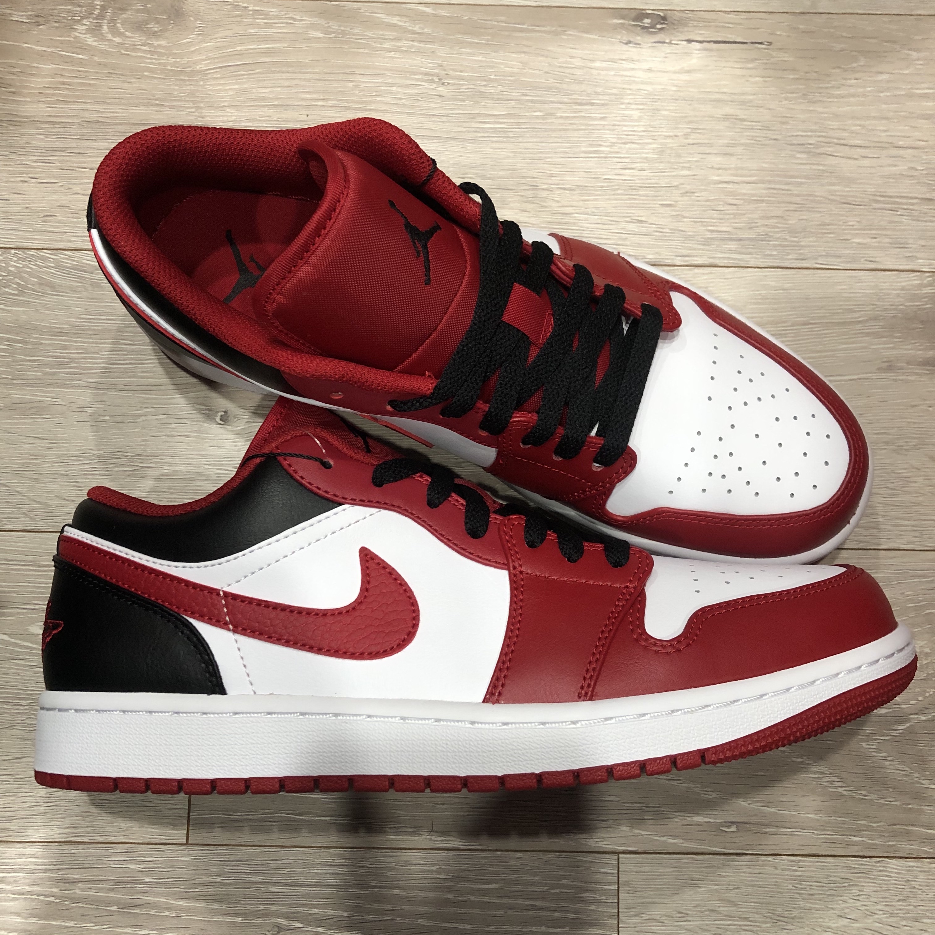 Jordan 1 Low White Gym Red Black 착용 스타일