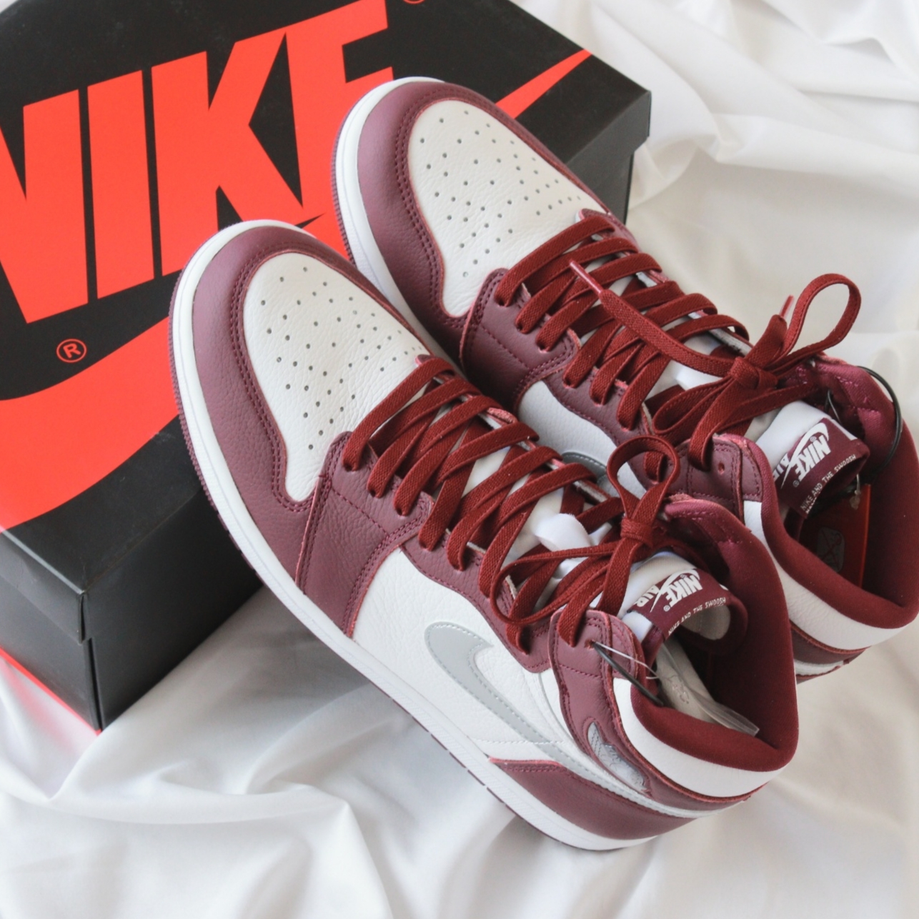 Jordan 1 Retro High OG Bordeaux, (GS) Jordan 1 Retro High OG Bordeaux 착용 스타일 - 1