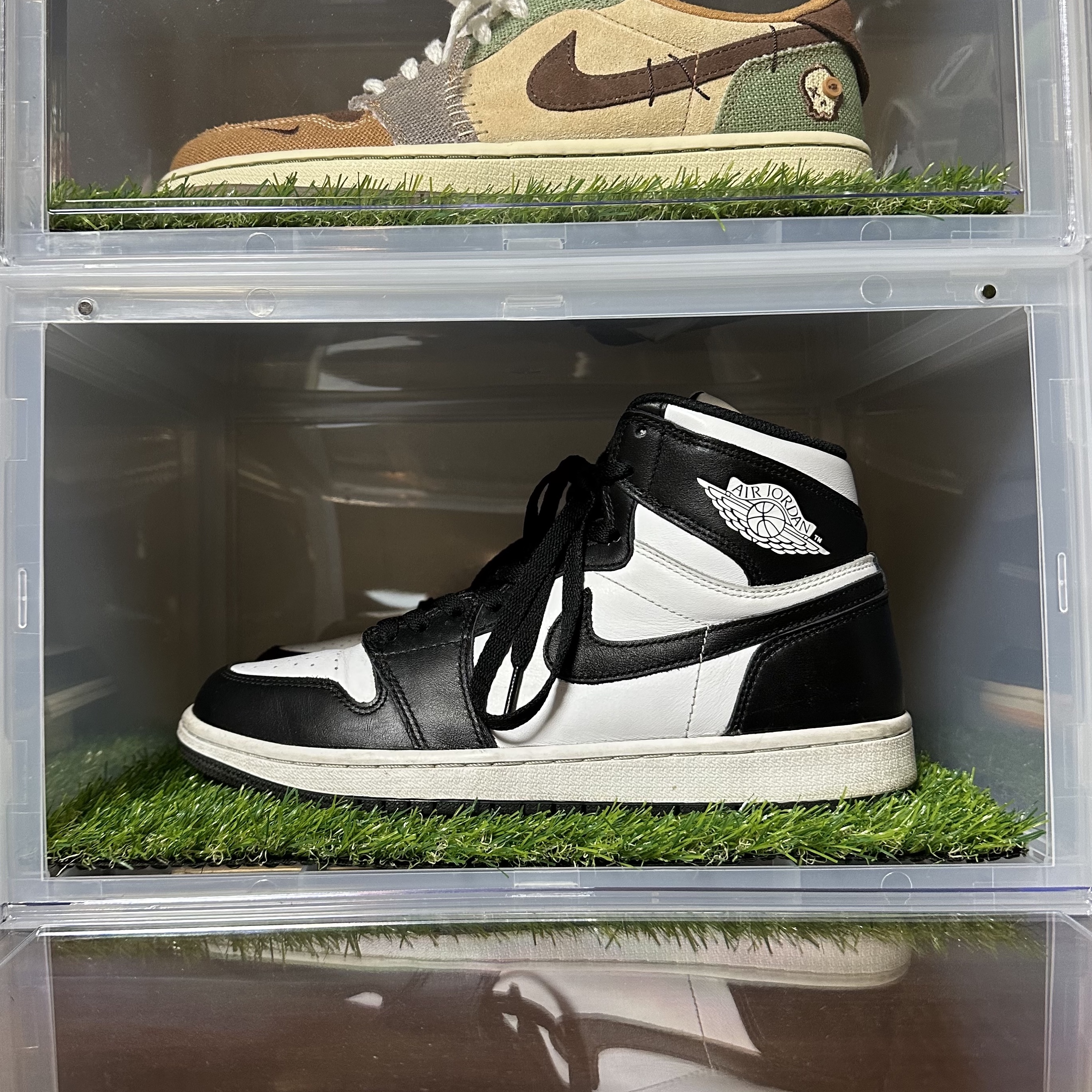Jordan 1 Retro High OG Black White 2014, Jordan 1 x Zion Williamson Retro Low OG Flax and Oil Green 착용 스타일
