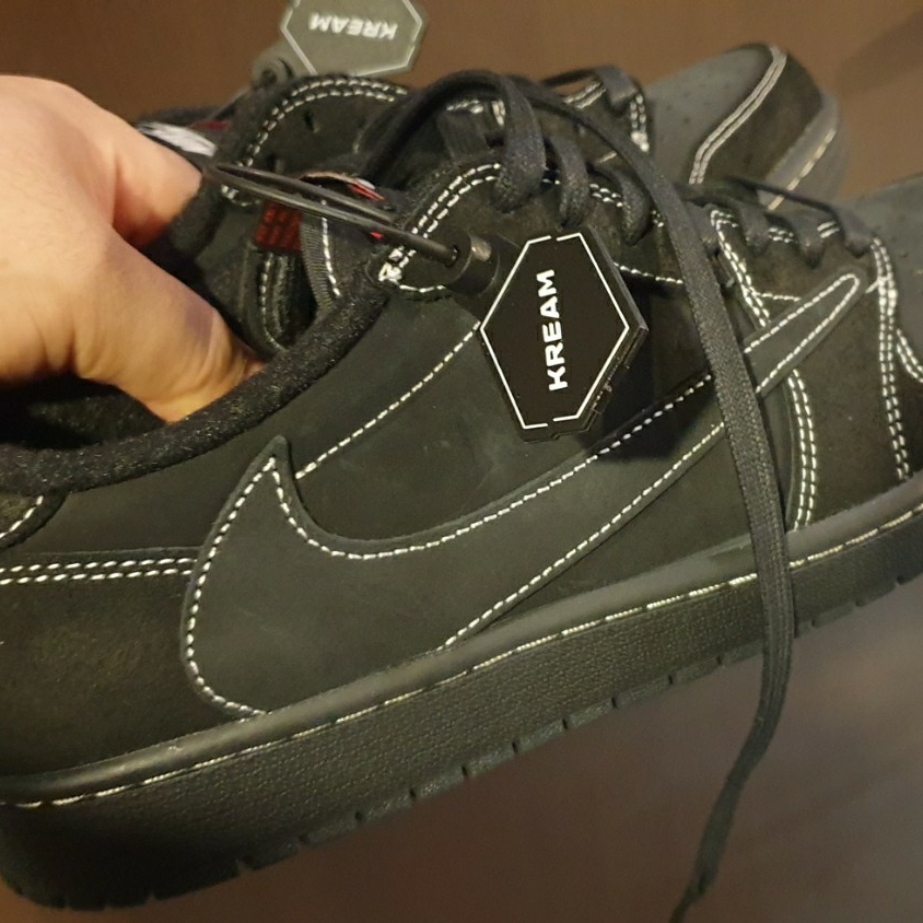 Jordan 1 x Travis Scott Retro Low OG SP Black Phantom 착용 스타일 - 1