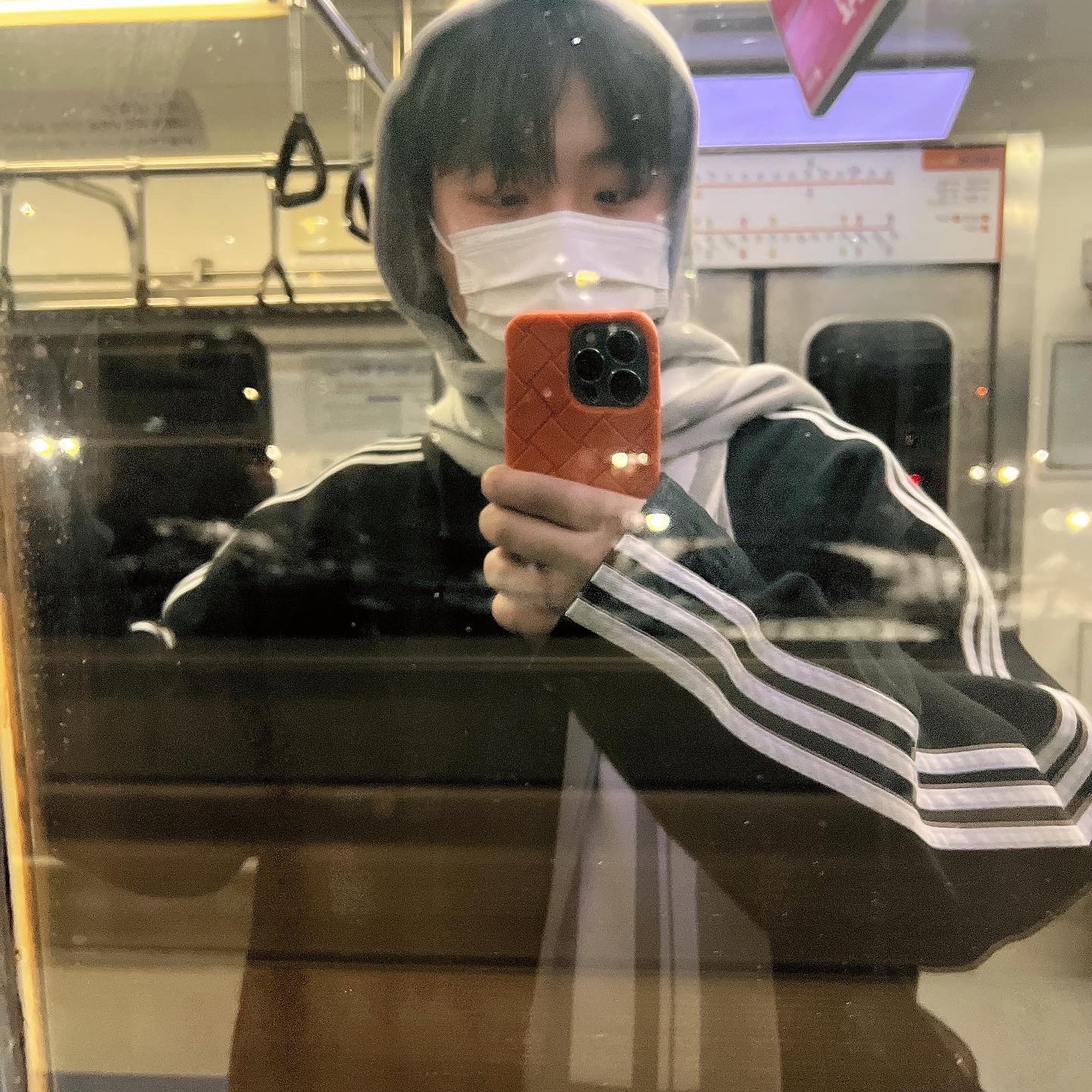 Balenciaga x Adidas Oversized Jacket Black 착용 스타일