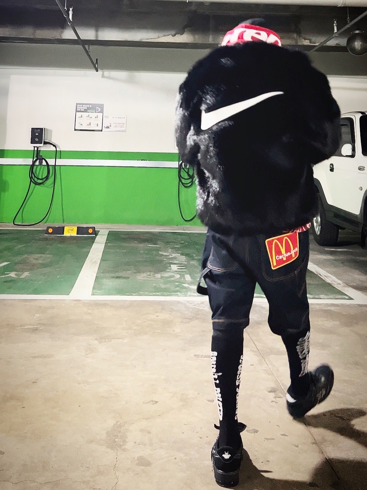 Supreme Contrast Hooded Sweatshirt Heather Grey - 21FW, (W) Nike x Ambush Reversible Faux-Fur Coat Black 착용 스타일 - 4